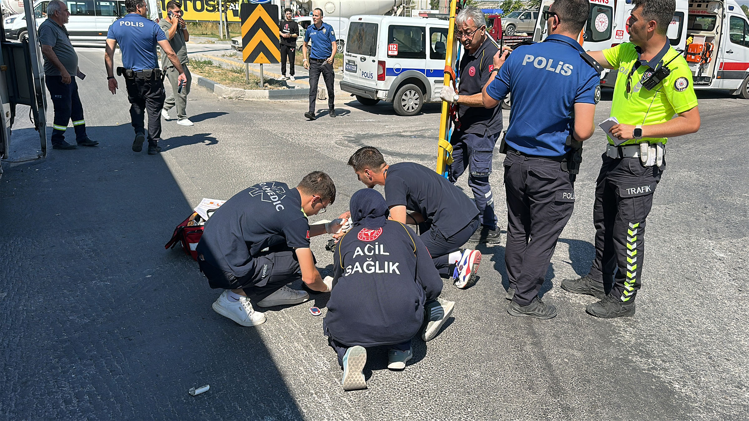 Kütahya - Servis otobüsü, akaryakıt tankerine çarptı; 35 yaralı - Görsel 7