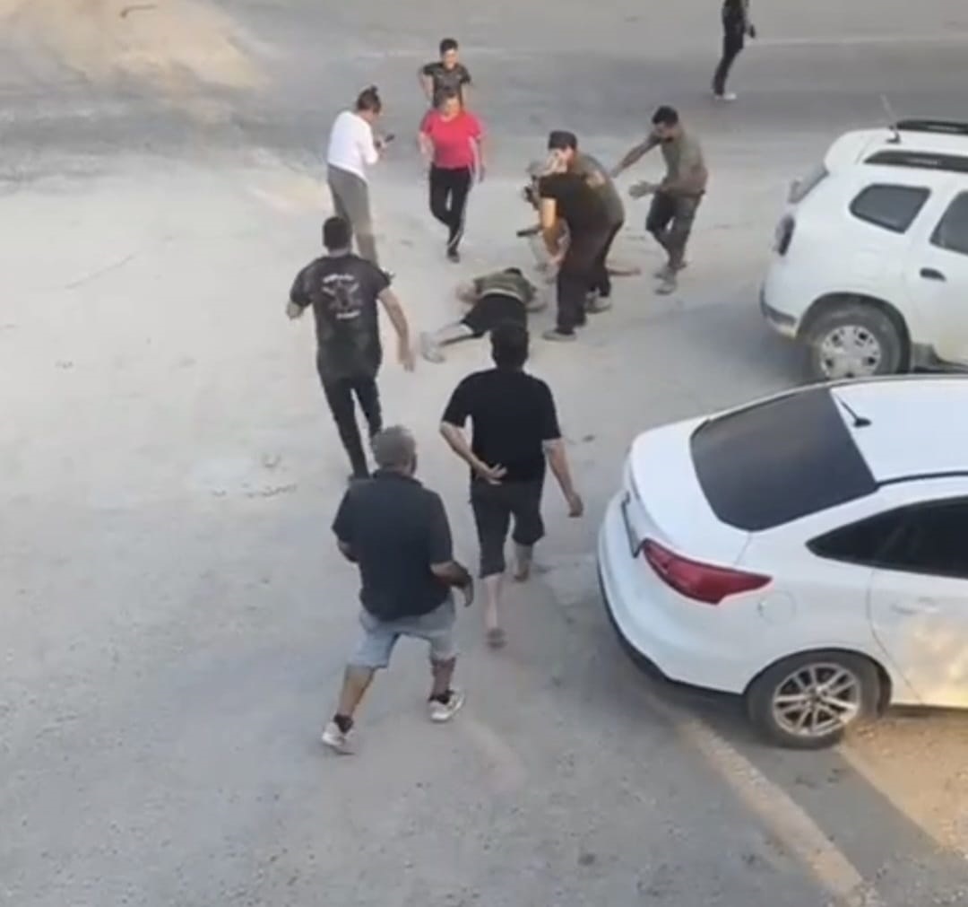 Hatayda Kavgayı ayırmaya çalışanlara bıçaklı saldırı  1 ölü, 3 yaralı - Görsel 1