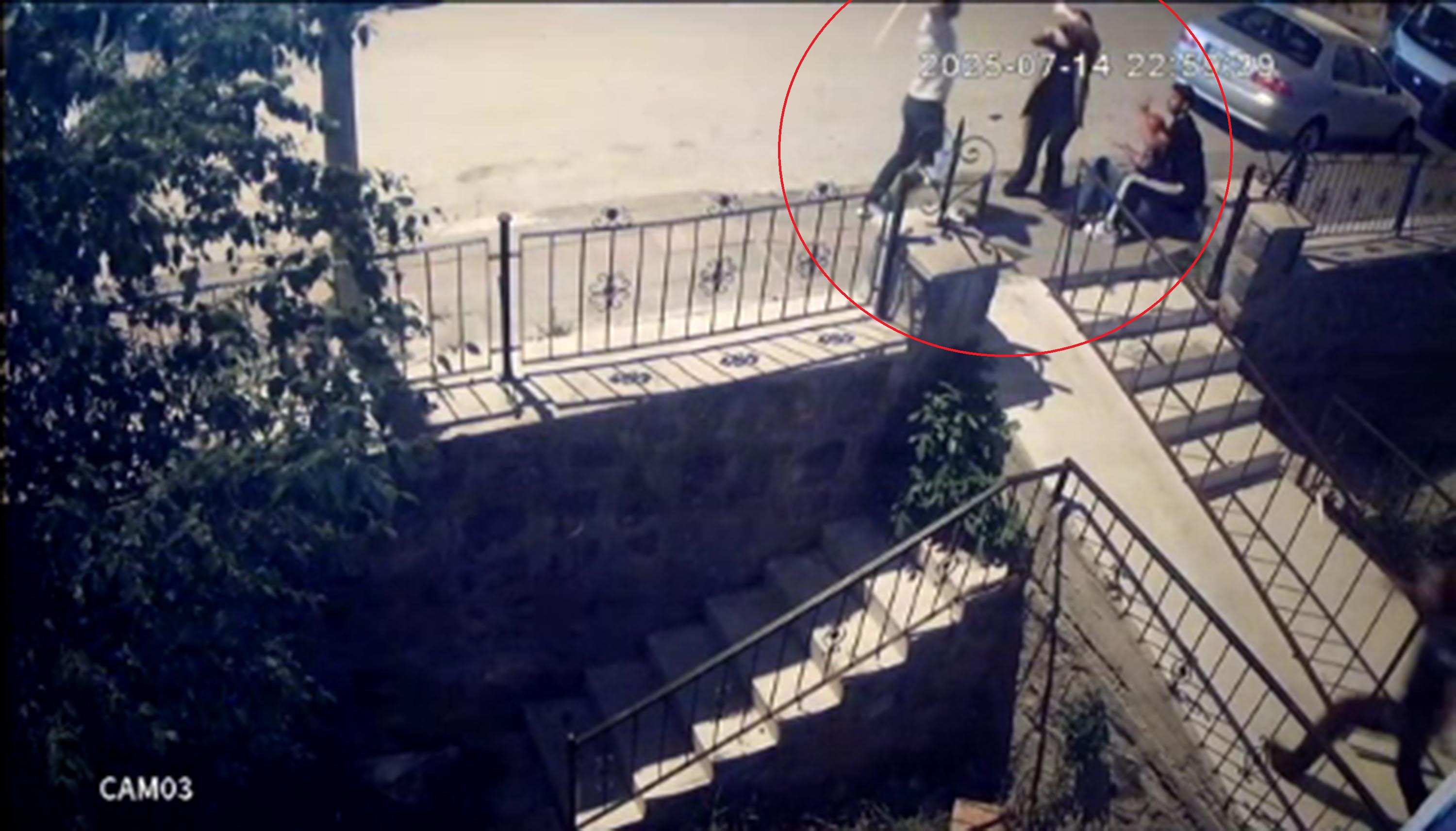 Erzurum'da Neden bizi şikayet ettin’ deyip tekerlekli sandalyedeki engelli kadını darbettiler - Görsel 6