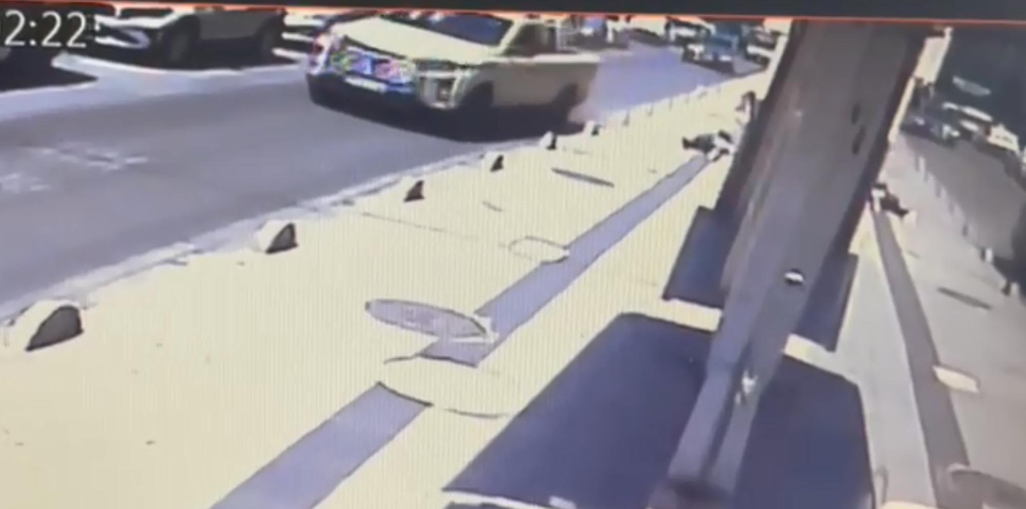 Tekirdağ'da 4.25 promil alkollü doktorun kullandığı kamyonet, kaldırımda yürüyen 2 kişiye çarptı; kaza kamerada - Görsel 6