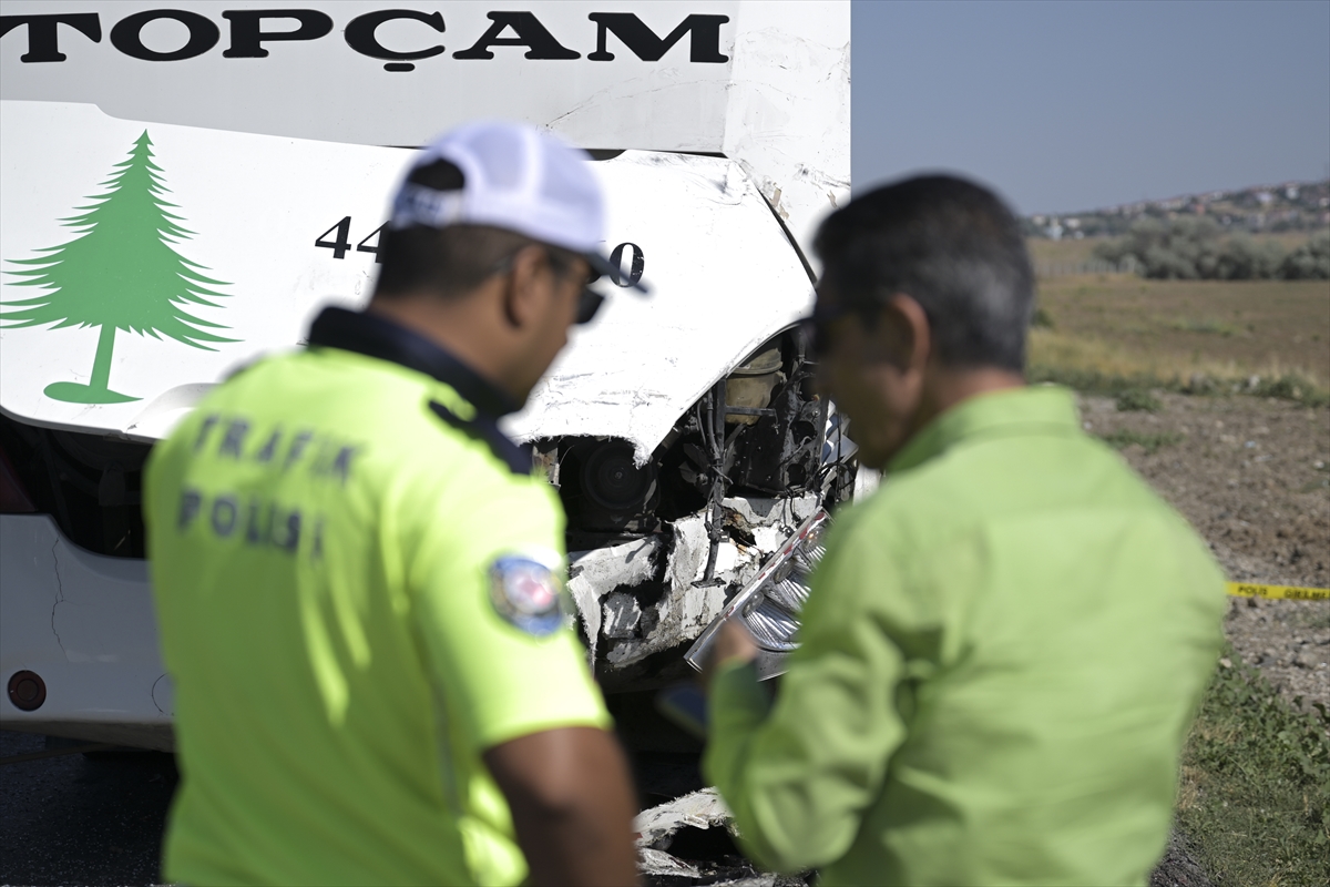 Ankara'daki trafik kazasında 2 kişi öldü, 1 kişi ağır yaralandı - Görsel 3
