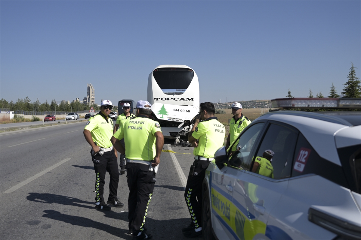 Ankara'daki trafik kazasında 2 kişi öldü, 1 kişi ağır yaralandı - Görsel 6