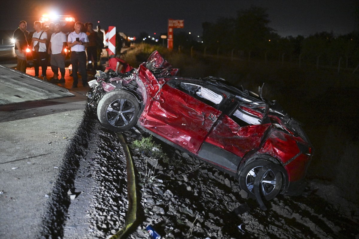 Ankara'da iki otomobilin çarpıştığı kazada 3 kişi hayatını kaybetti - Görsel 5