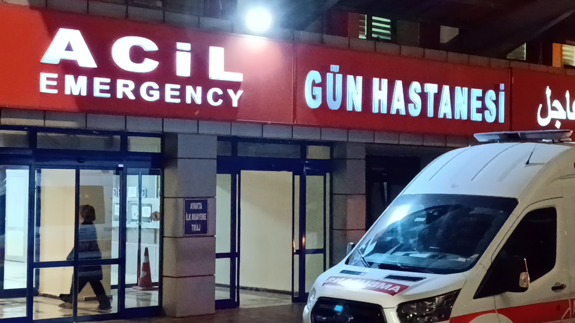 8 kilo altını gasp ederek kaçan şüpheliler, operasyon sırasında ekiplere ateş açtı; 4 polis yaralı - Görsel 3