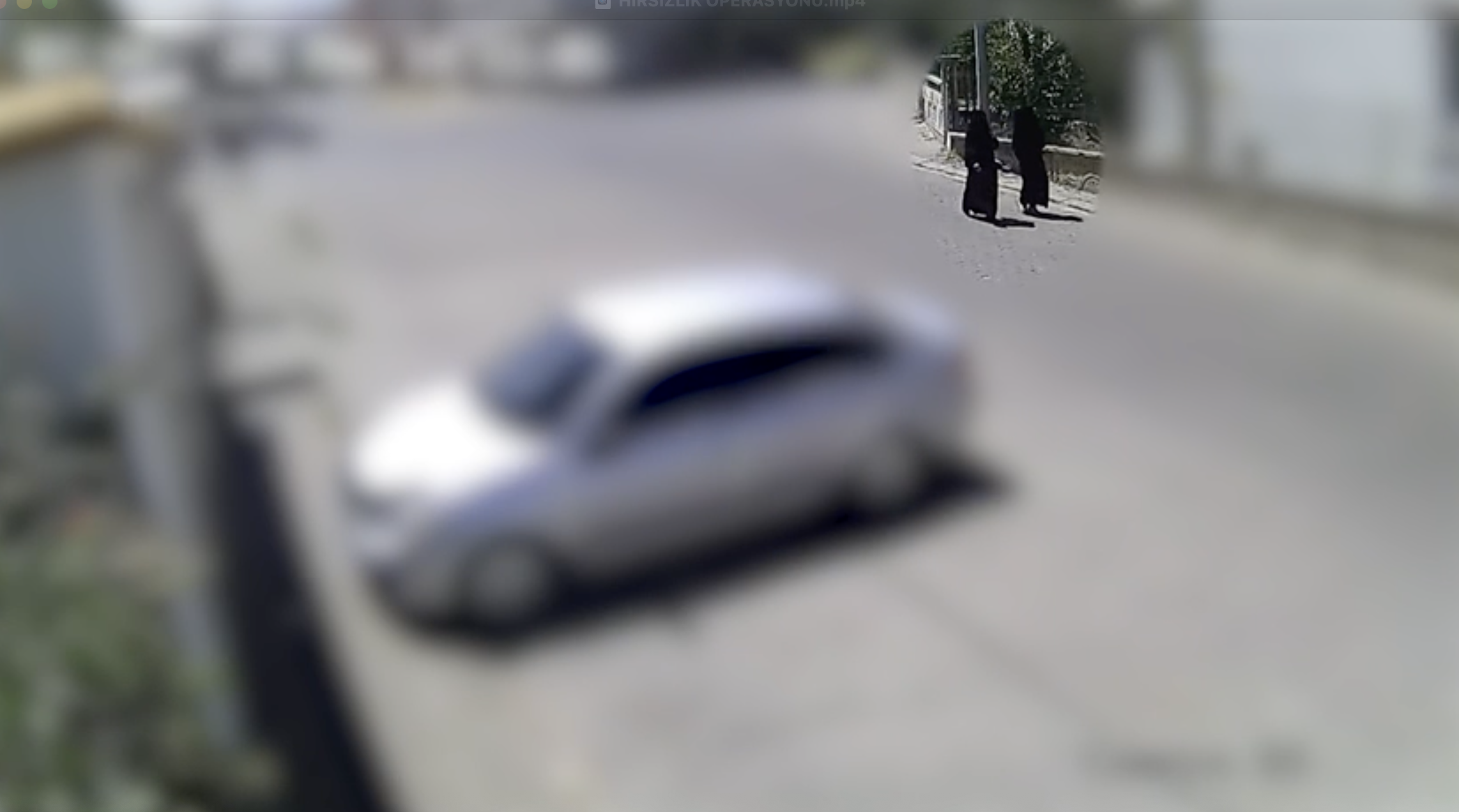 Çarşaf giyip dilenci kılığına girerek 1 milyon TL’lik hırsızlık yapan 3 şüpheli tutuklandı - Görsel 7