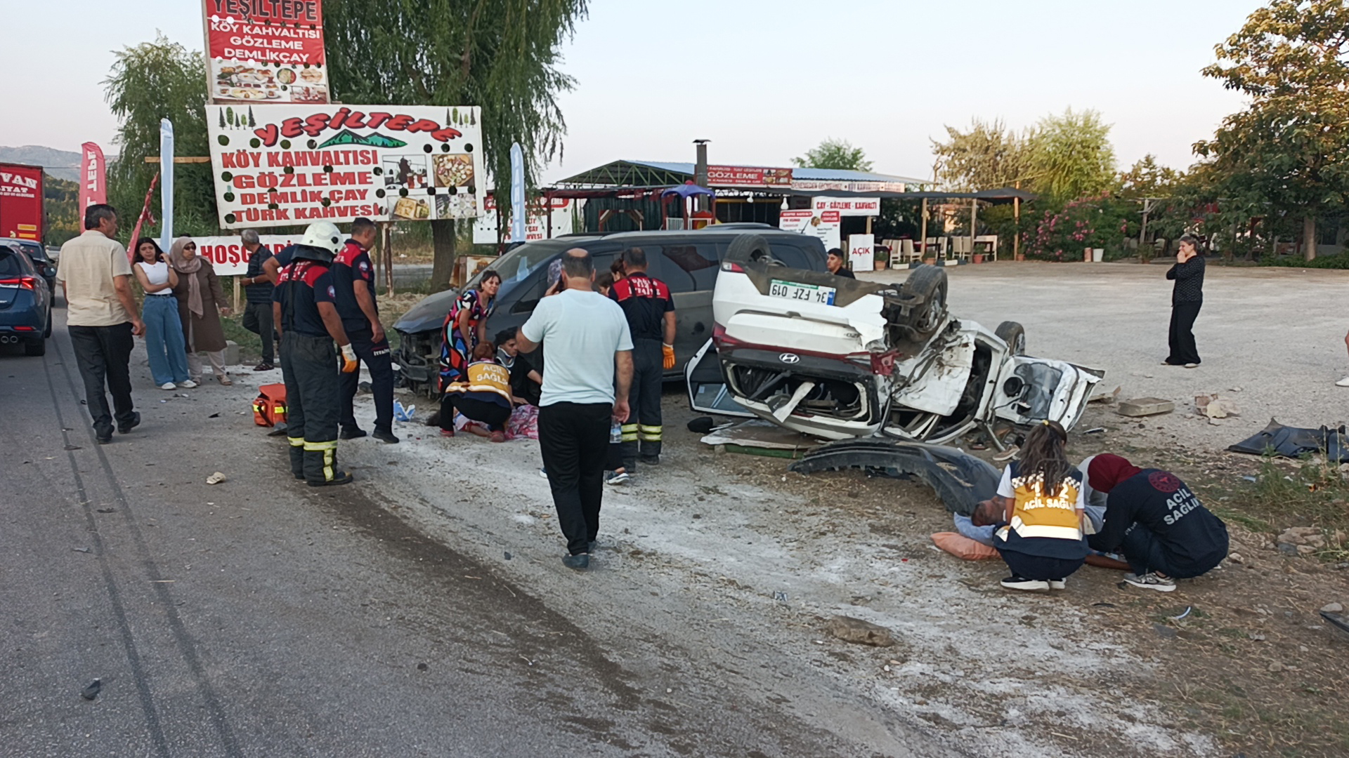 Burdur'da 6 kişinin yaralandığı kaza kamerada - Görsel 3