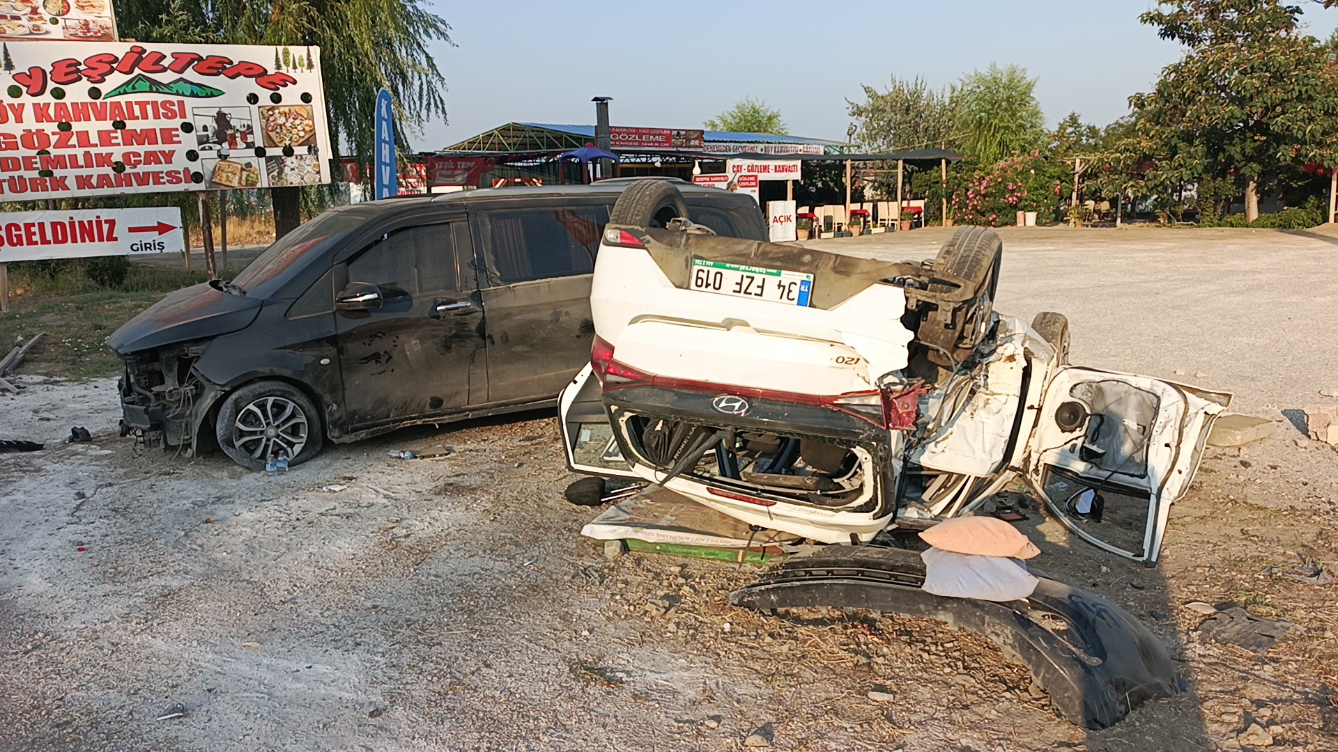 Burdur'da 6 kişinin yaralandığı kaza kamerada - Görsel 5