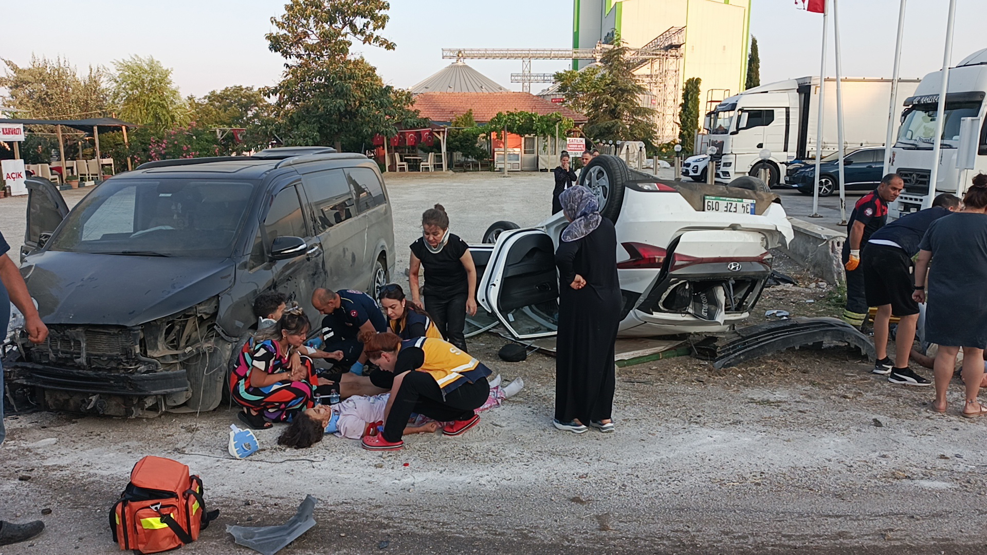 Burdur'da 6 kişinin yaralandığı kaza kamerada - Görsel 6
