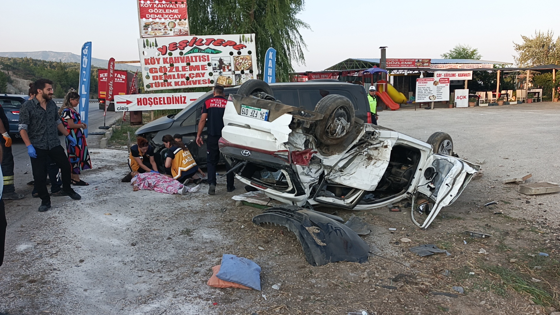 Burdur'da 6 kişinin yaralandığı kaza kamerada - Görsel 7