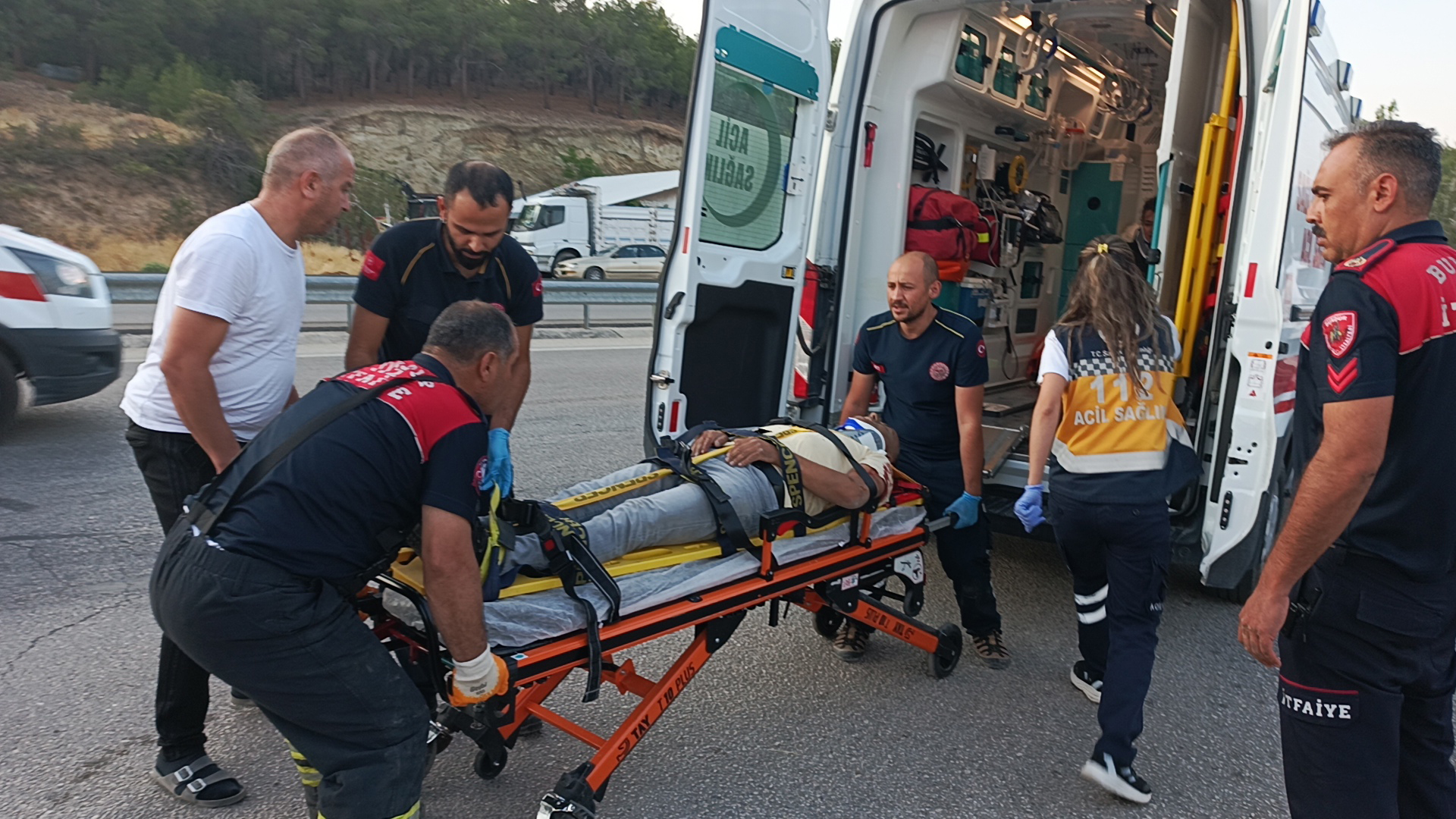 Burdur'da 6 kişinin yaralandığı kaza kamerada - Görsel 8