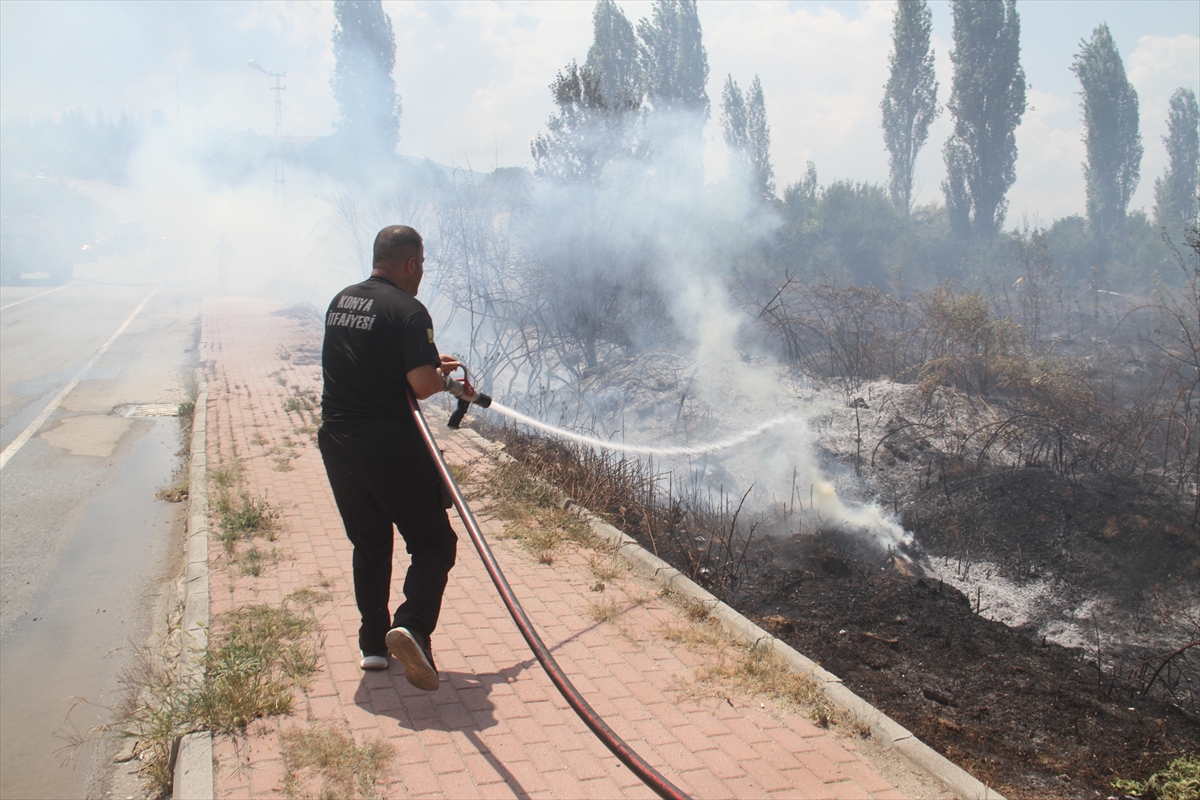 Konya'da ekin tarlasında çıkan yangın büyümeden söndürüldü - Görsel 6