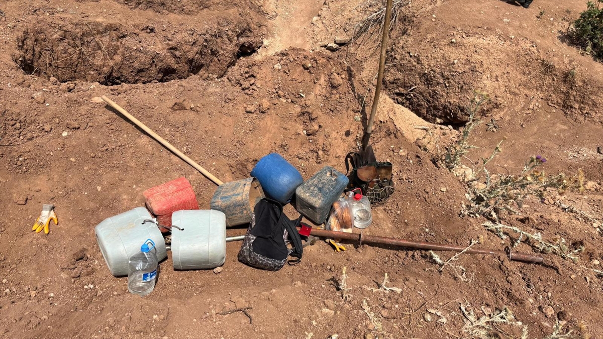 Kayseri'de kaçak kazı yapan 4 şüpheliye dronla suçüstü - Görsel 1