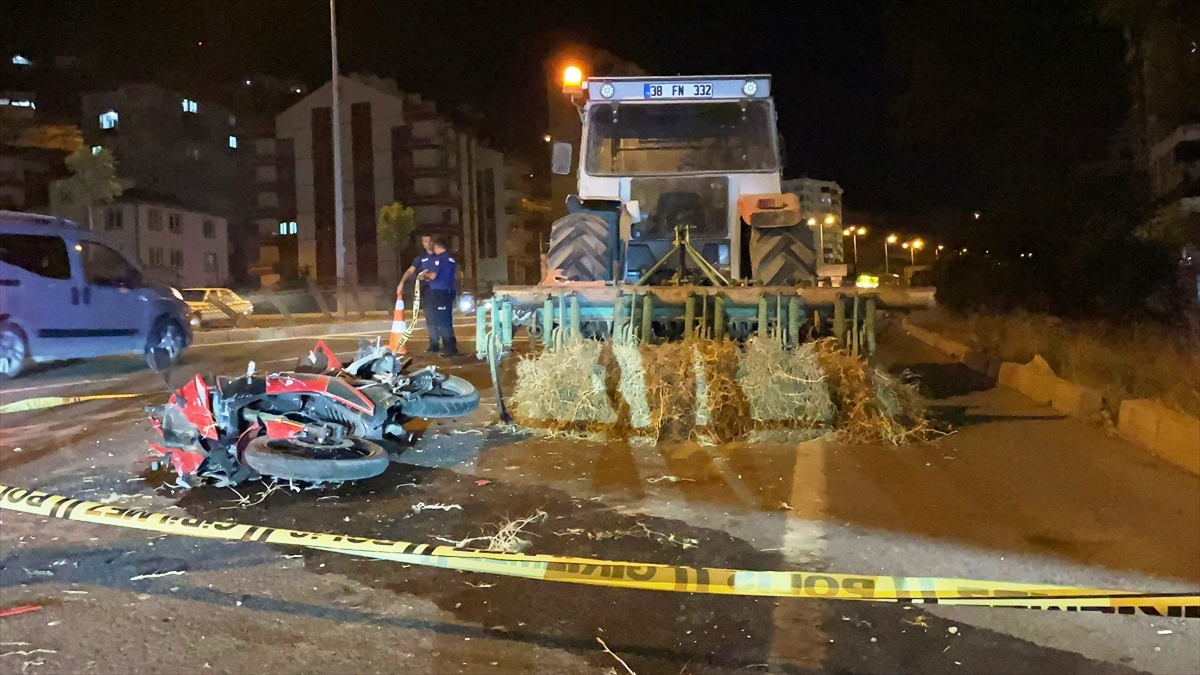 Kayseri'de traktörle çarpışan motosikletin sürücüsü hayatını kaybetti - Görsel 1