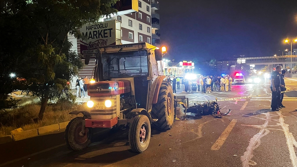 Kayseri'de traktörle çarpışan motosikletin sürücüsü hayatını kaybetti - Görsel 4