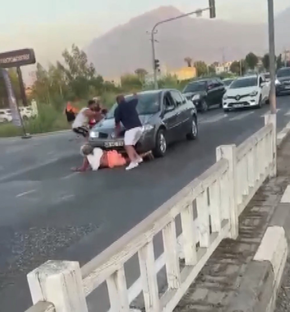 Muğla'da Otomobiliyle, çarptığı kadının üzerinden geçip kaçmaya çalıştı - Görsel 3