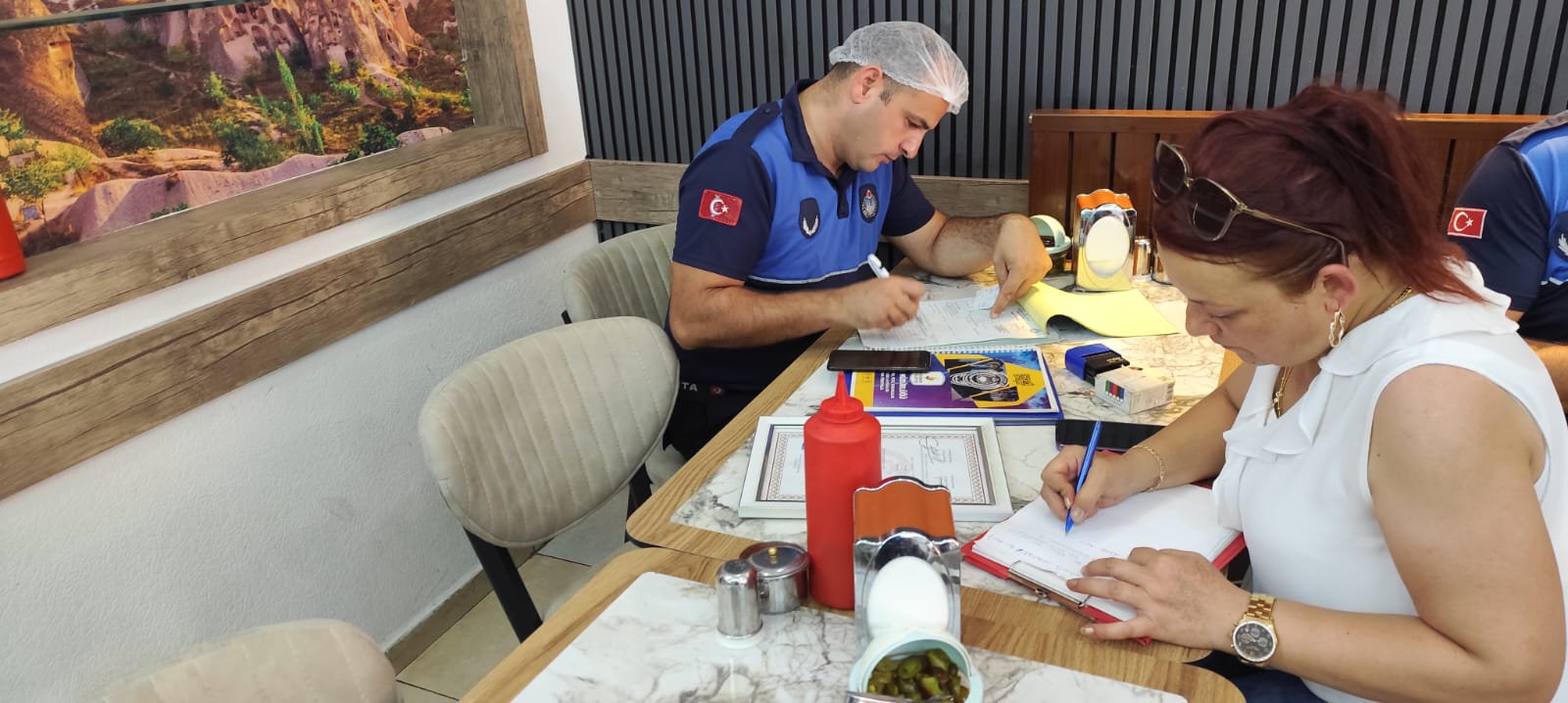 ZABITADAN LOKANTA VE RESTORANLARA DENETİM - Görsel 3