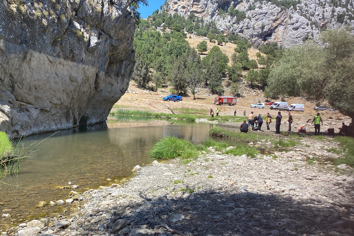 Derebucak'ta Derede çırpınan kardeşini kurtarmak istedi; ikisi de boğuldu - Görsel 3