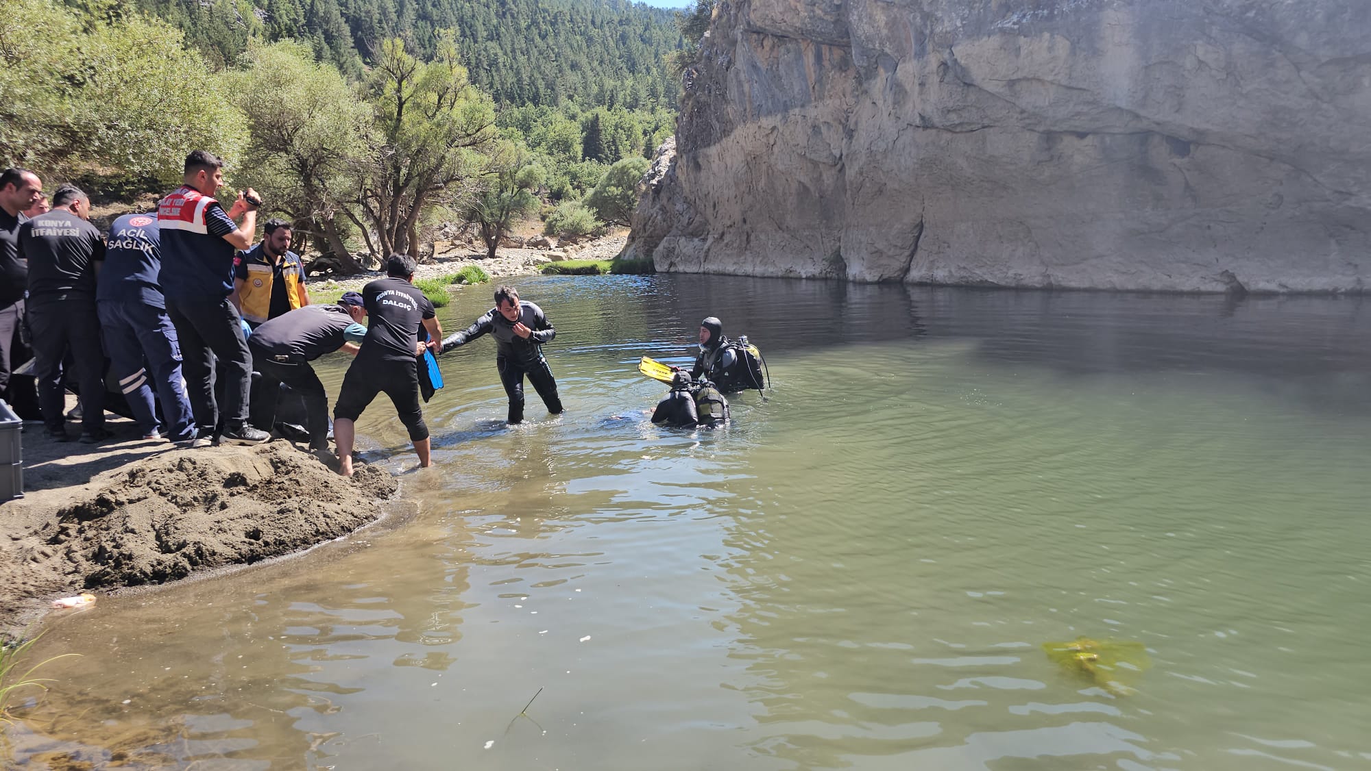 Derebucak'ta Derede çırpınan kardeşini kurtarmak istedi; ikisi de boğuldu - Görsel 4