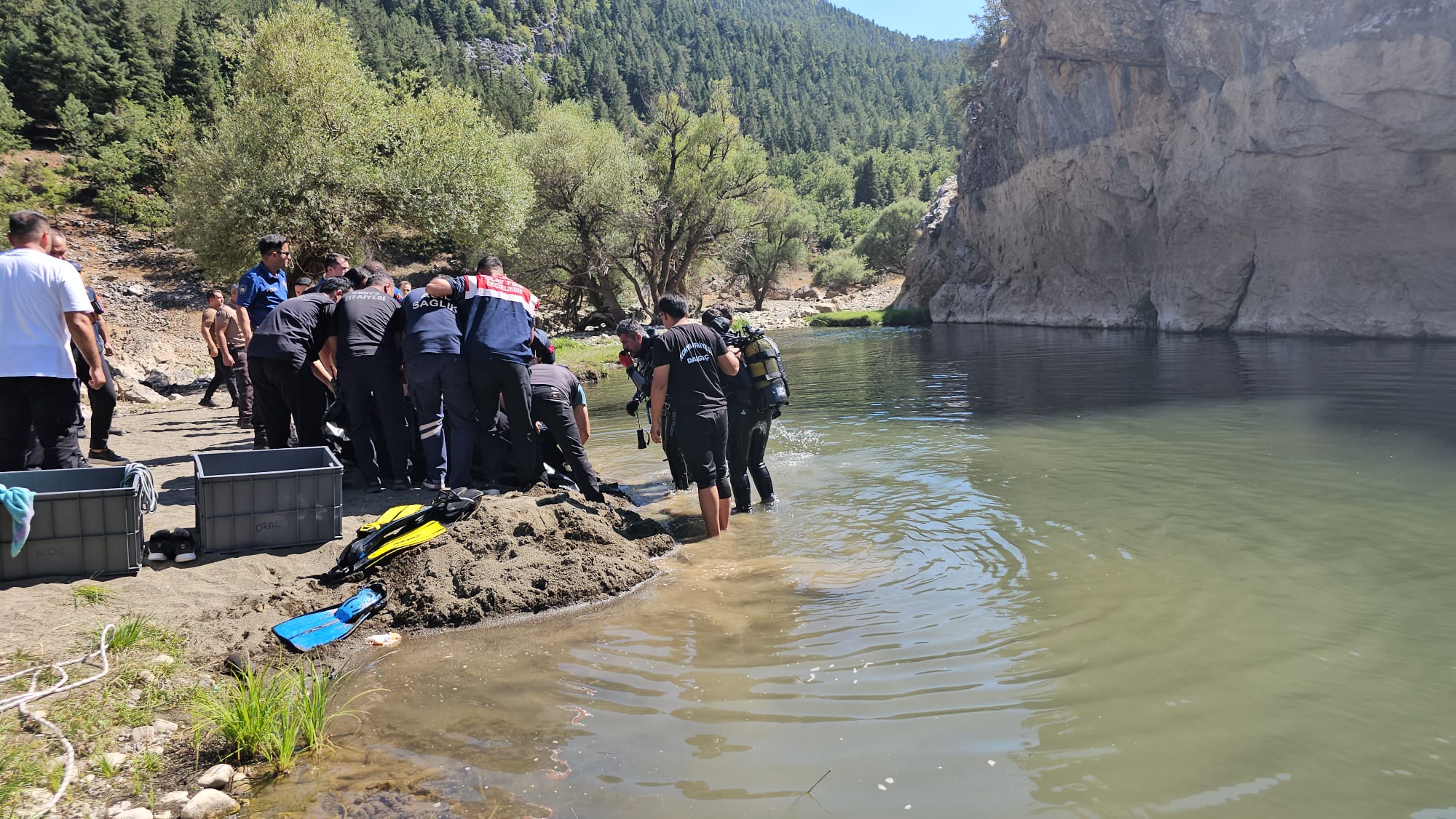 Derebucak'ta Derede çırpınan kardeşini kurtarmak istedi; ikisi de boğuldu - Görsel 6