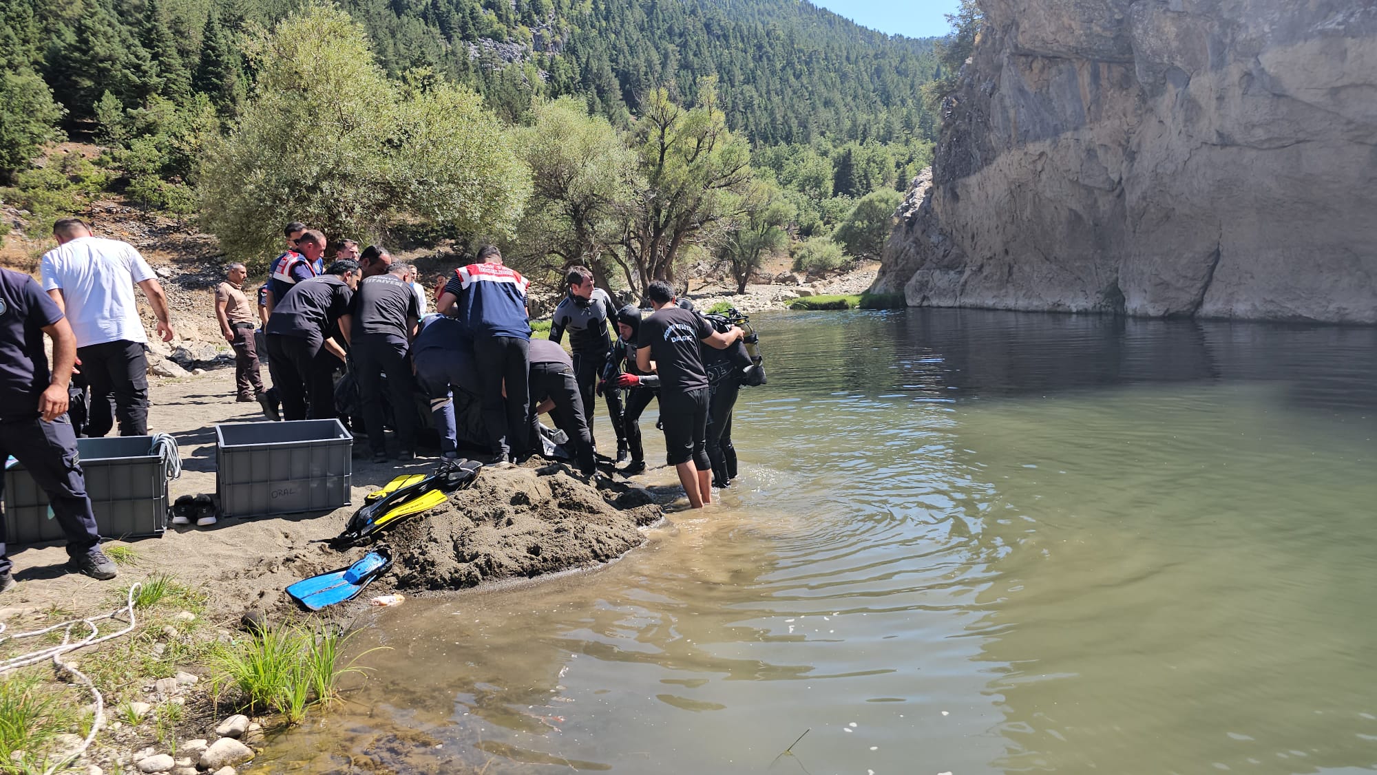 Derebucak'ta Derede çırpınan kardeşini kurtarmak istedi; ikisi de boğuldu - Görsel 7