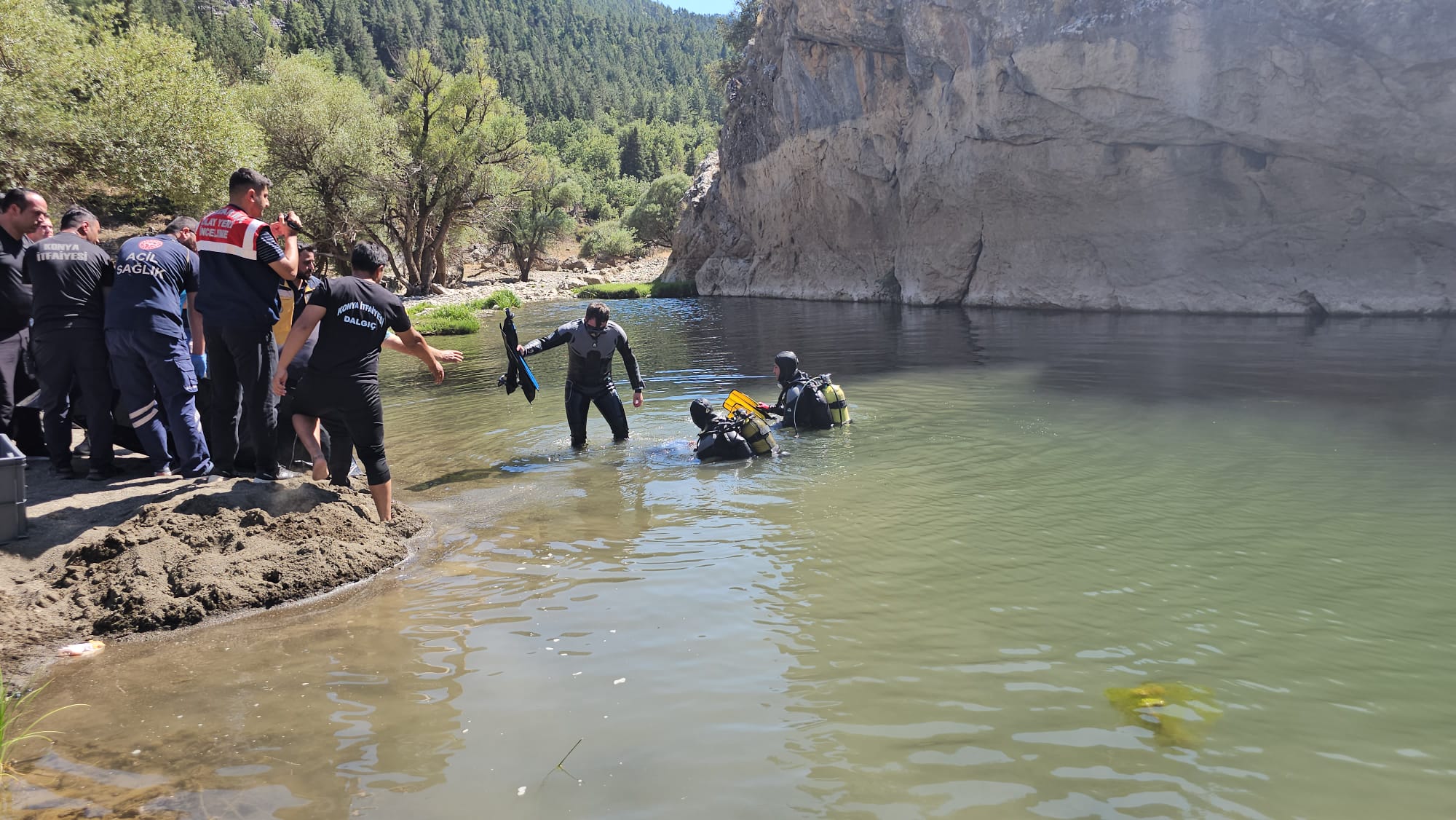 Derebucak'ta Derede çırpınan kardeşini kurtarmak istedi; ikisi de boğuldu - Görsel 8