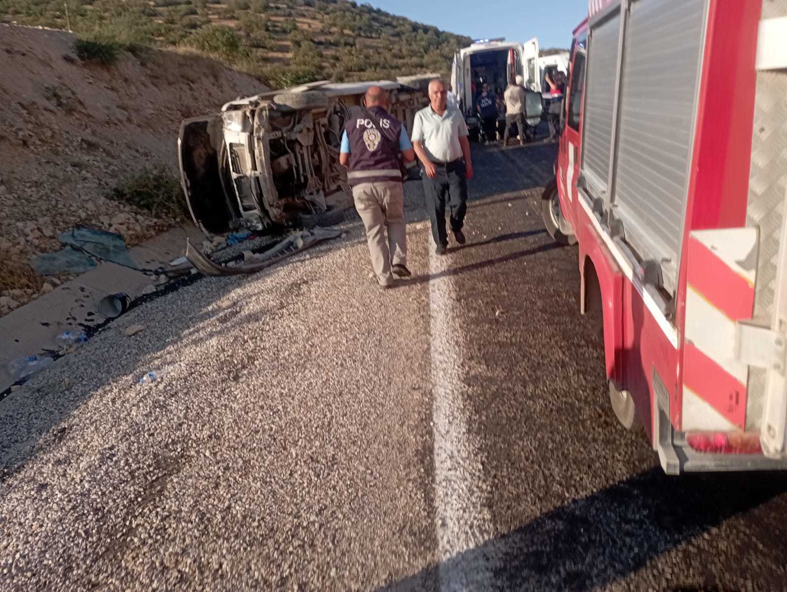 Adıyaman'da, tarım işçilerini taşıyan minibüs devrildi: 23 yaralı - Görsel 2