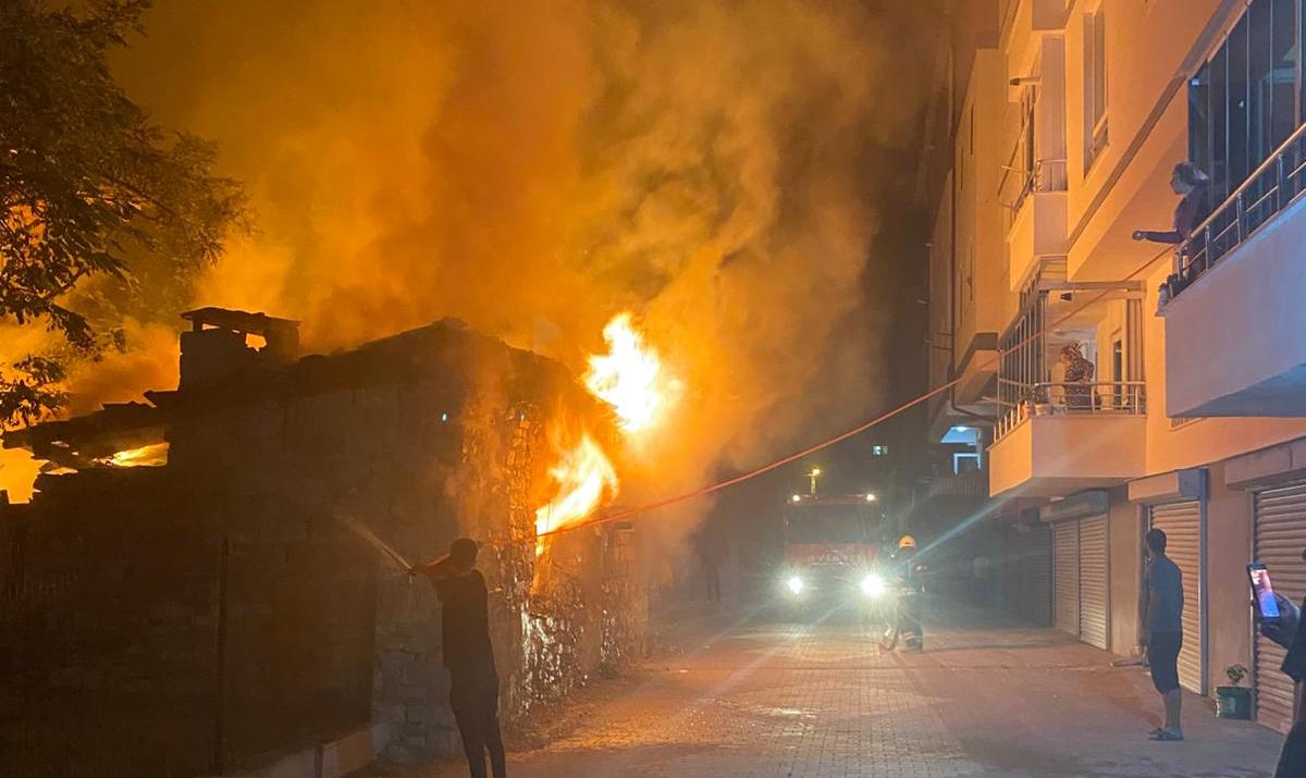 Seydişehir'de Metruk Evde Çıkan Yangın Korku Dolu Anlar Yaşattı - Görsel 2