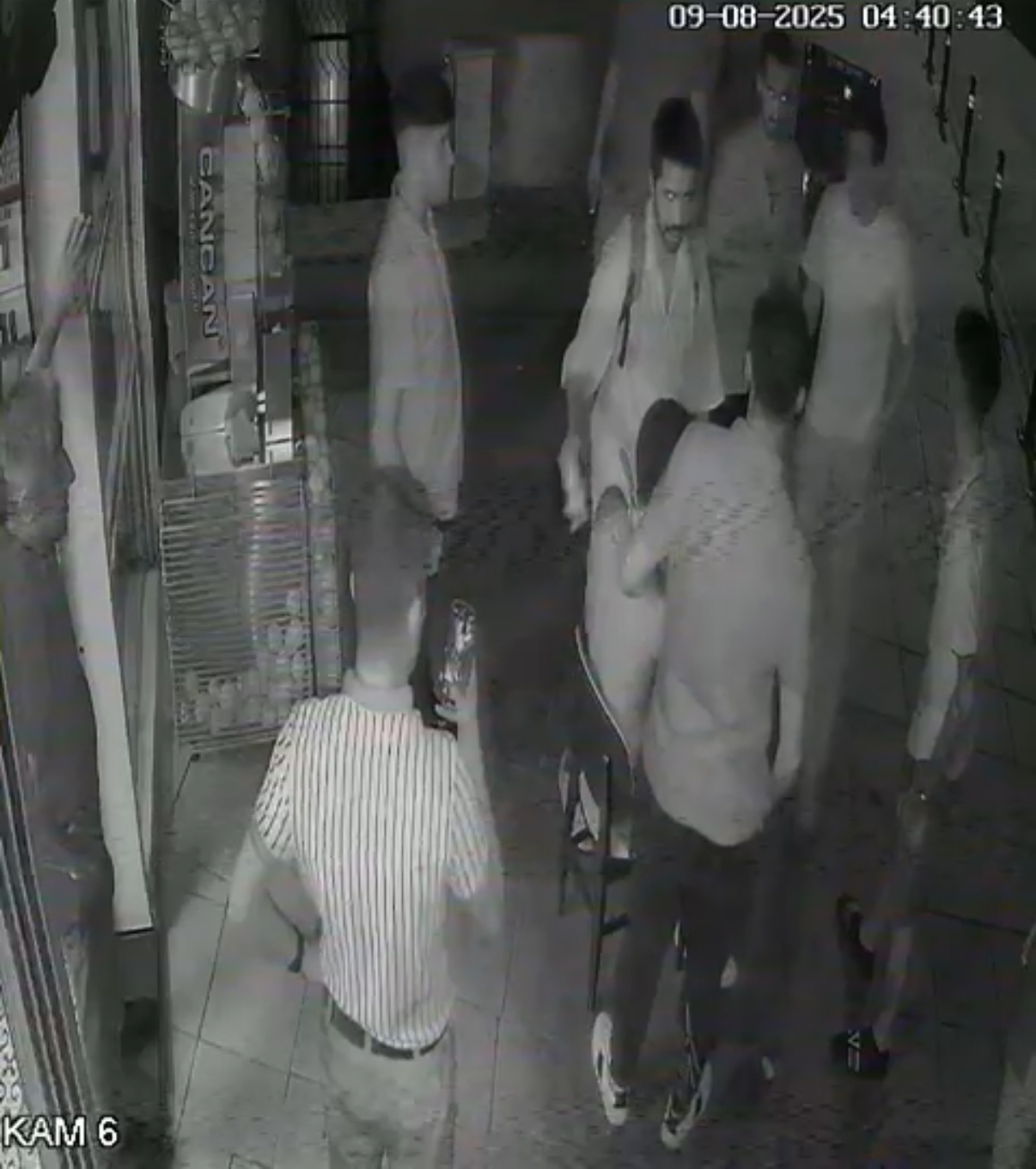 İstanbul- Kavgada ensesine saplanan bıçakla hastaneye götürüldü; ameliyatla kurtarıldı - Görsel 3