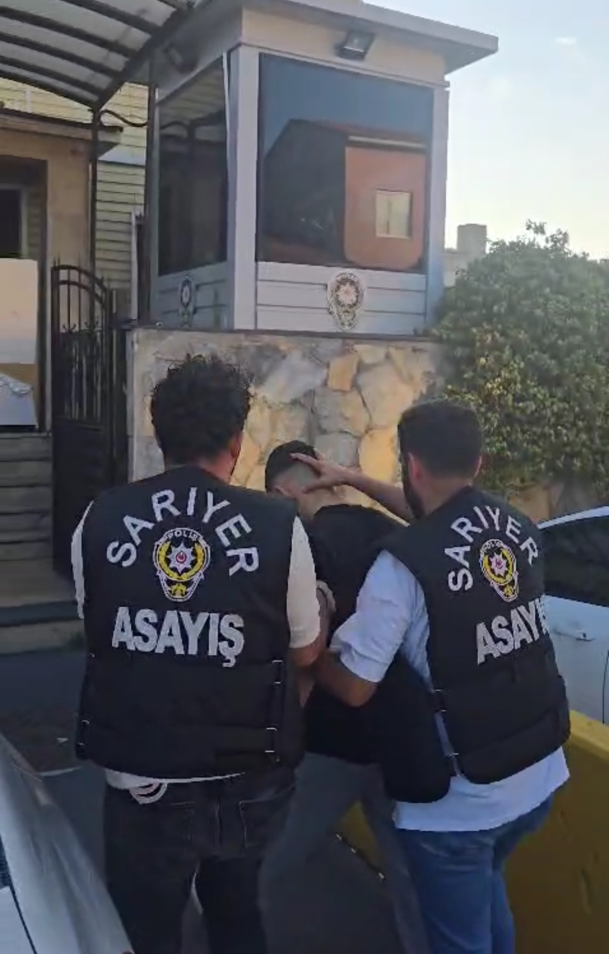 İstanbul- Kavgada ensesine saplanan bıçakla hastaneye götürüldü; ameliyatla kurtarıldı - Görsel 7