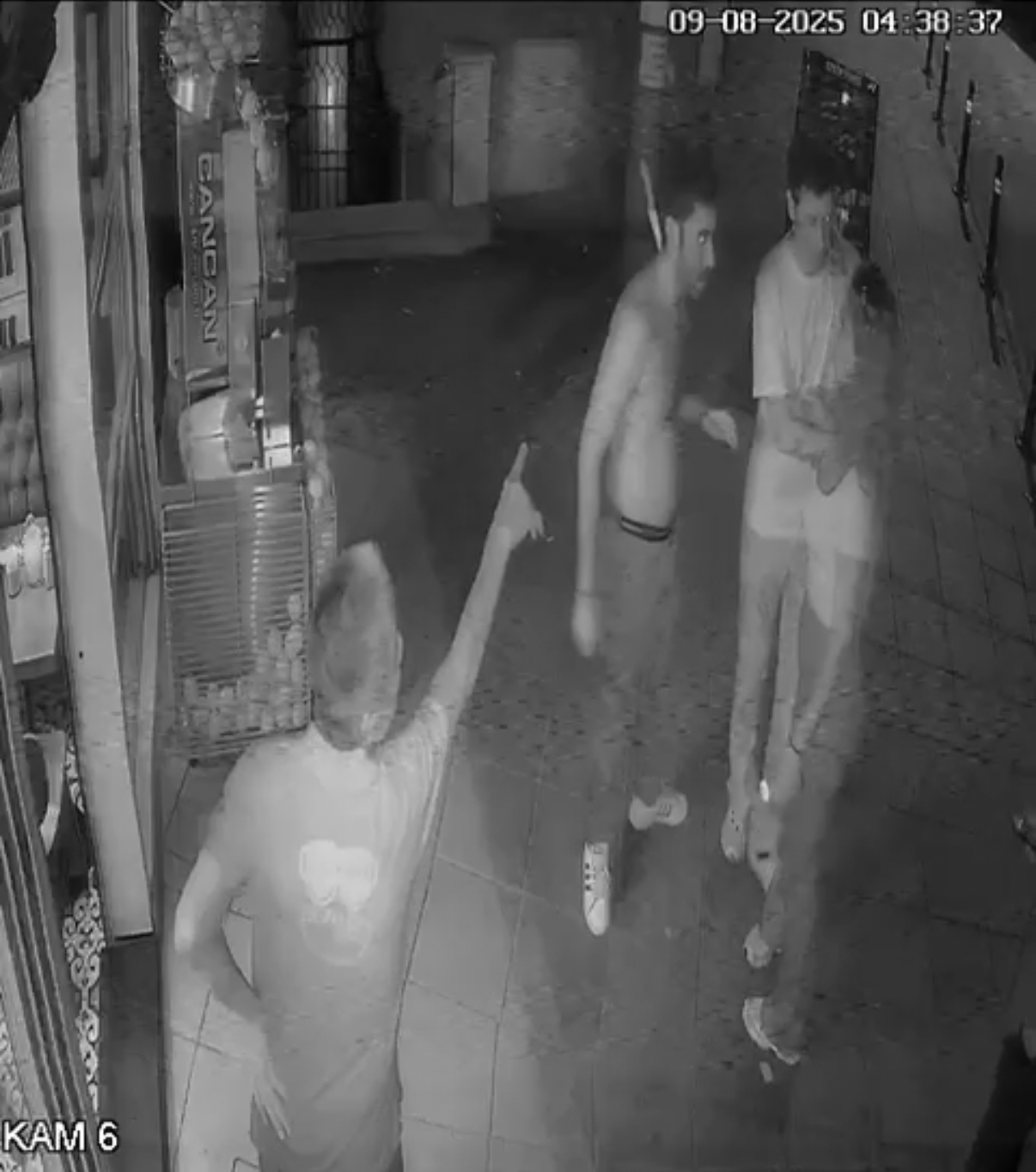 İstanbul- Kavgada ensesine saplanan bıçakla hastaneye götürüldü; ameliyatla kurtarıldı - Görsel 8