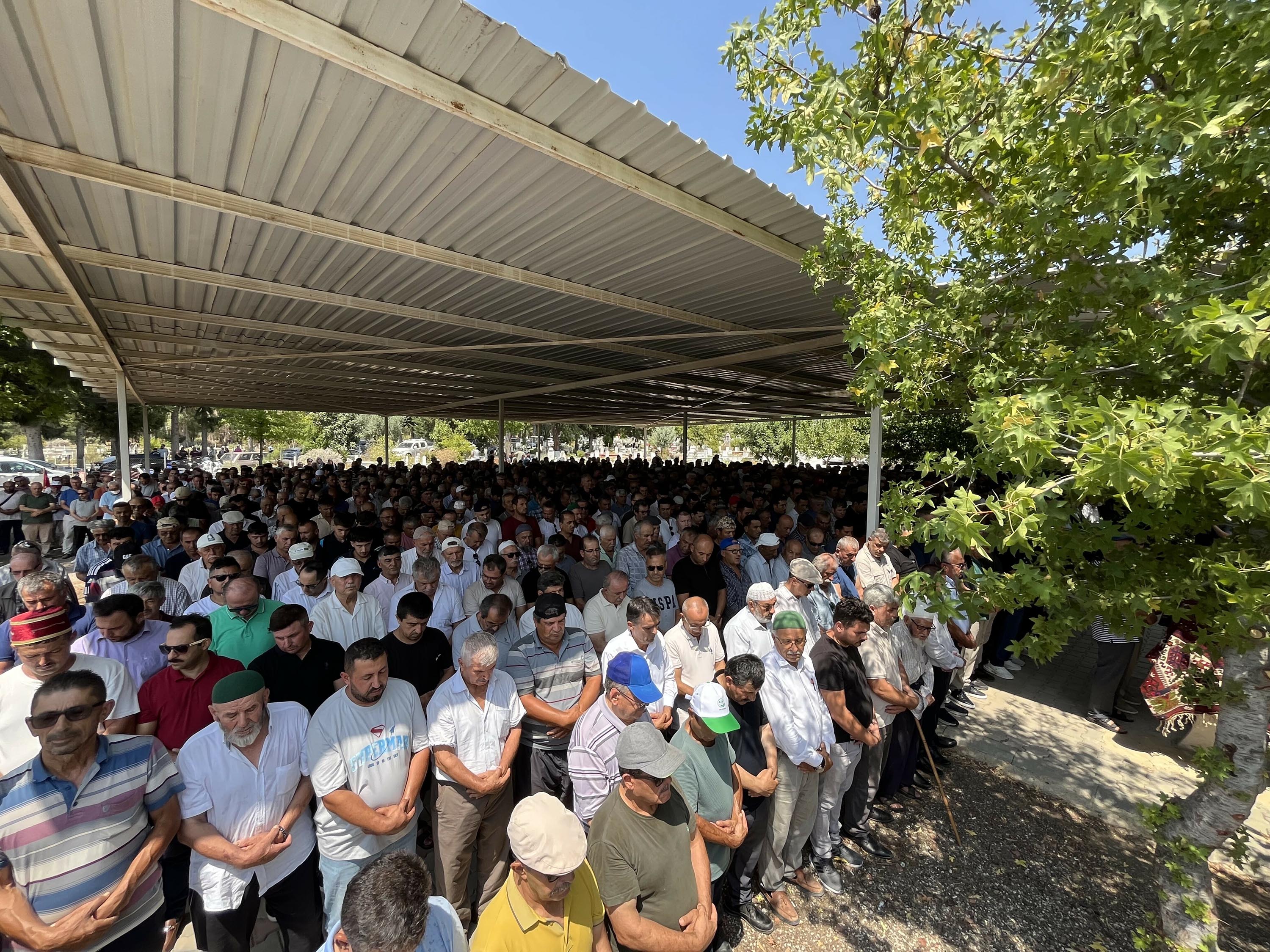 Muğla'da otomobilin çarpması sonucu ölen eski milletvekili toprağa verildi - Görsel 2