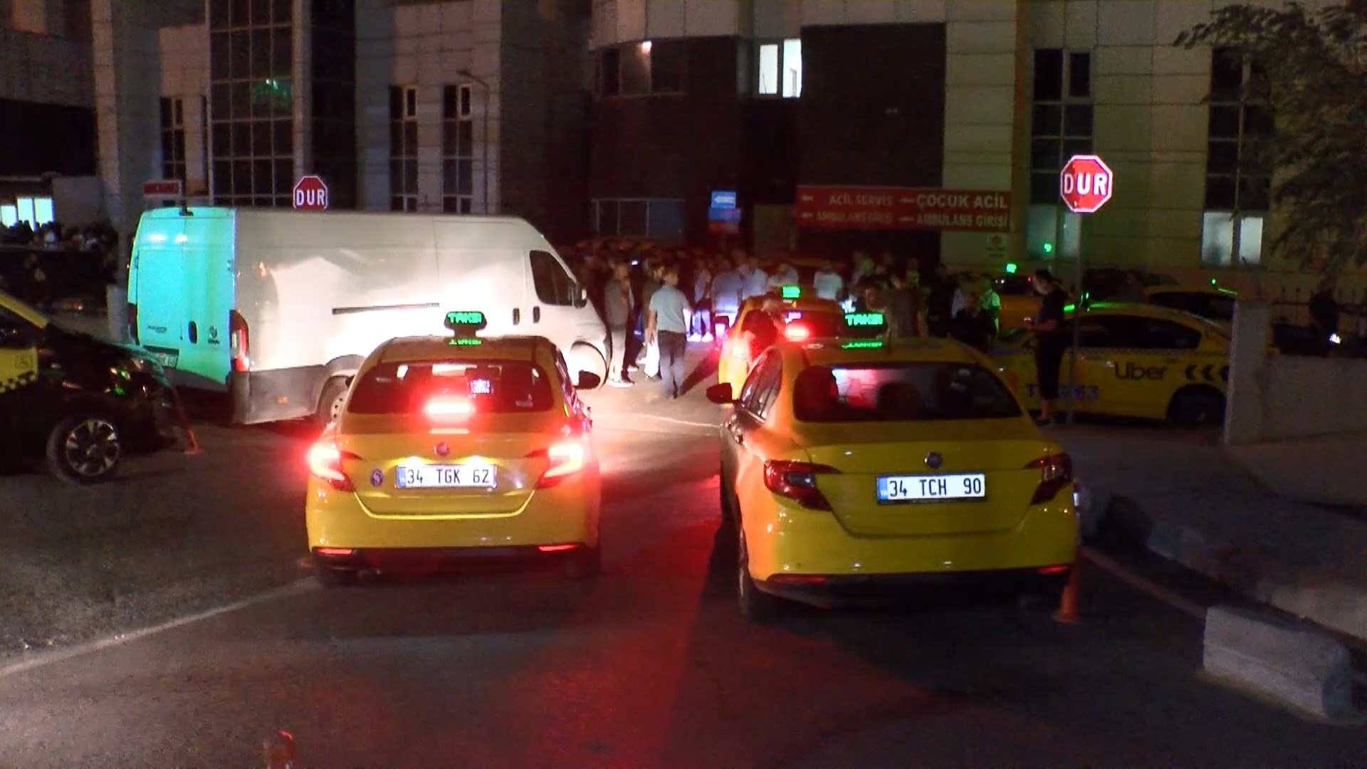 İstanbul - Eyüpsultan'da silahlı saldırıya uğrayan taksici hayatını kaybetti - Görsel 2