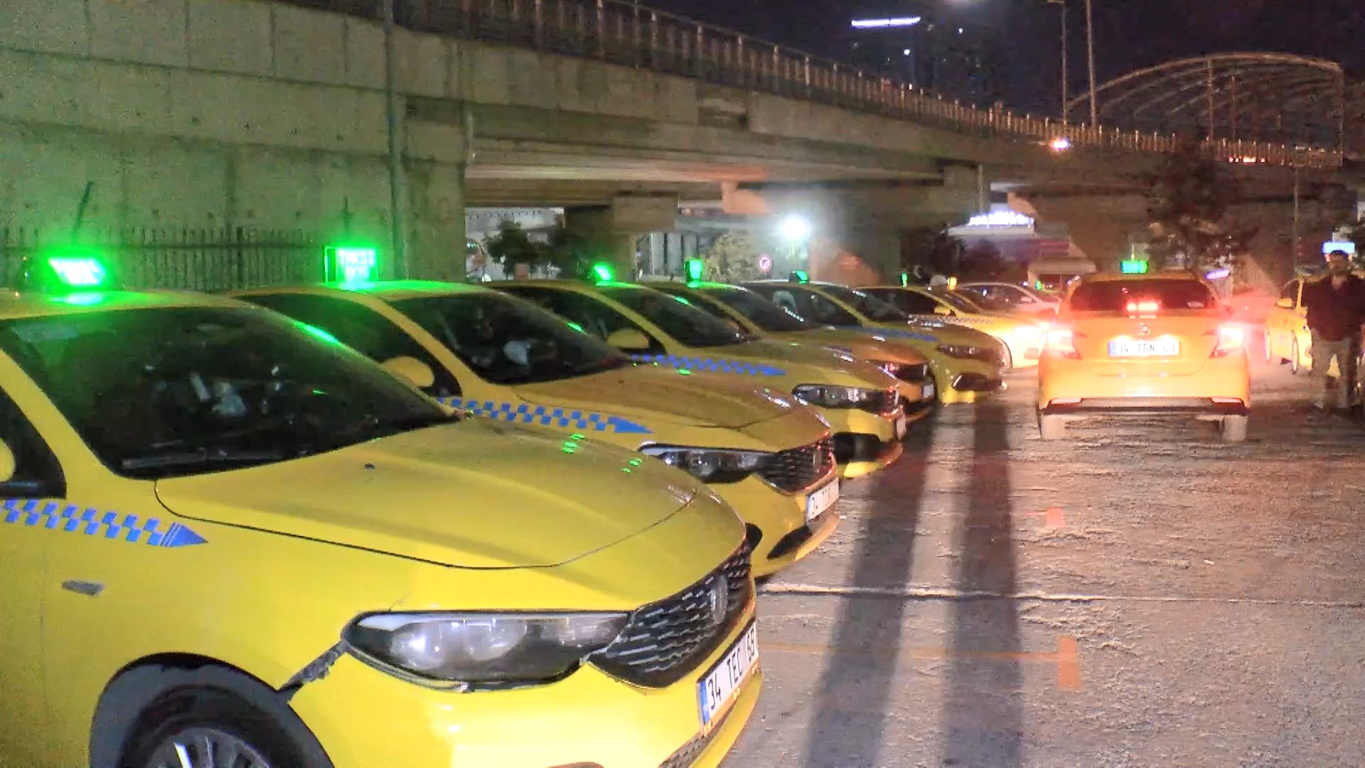 İstanbul - Eyüpsultan'da silahlı saldırıya uğrayan taksici hayatını kaybetti - Görsel 4