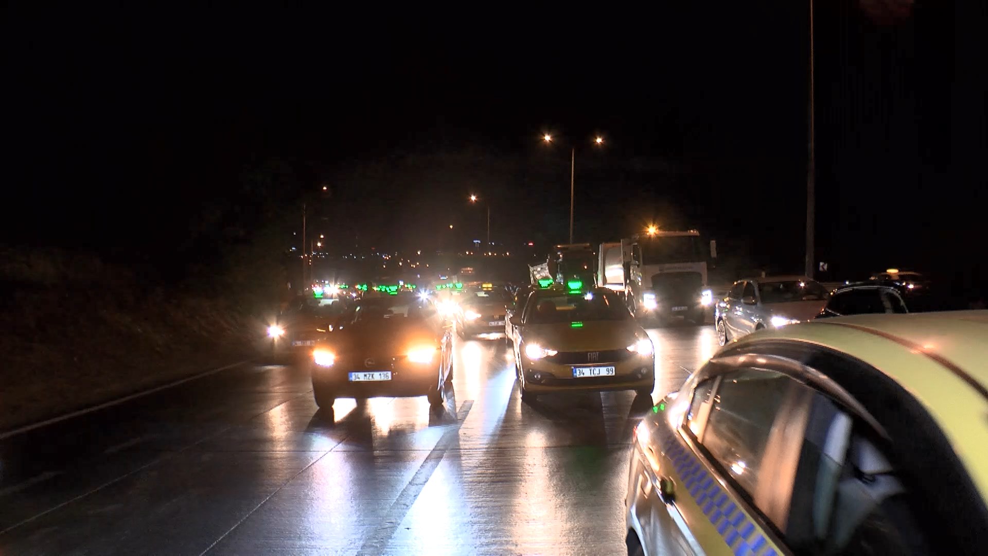 İstanbul - Eyüpsultan'da silahlı saldırıya uğrayan taksici hayatını kaybetti - Görsel 5