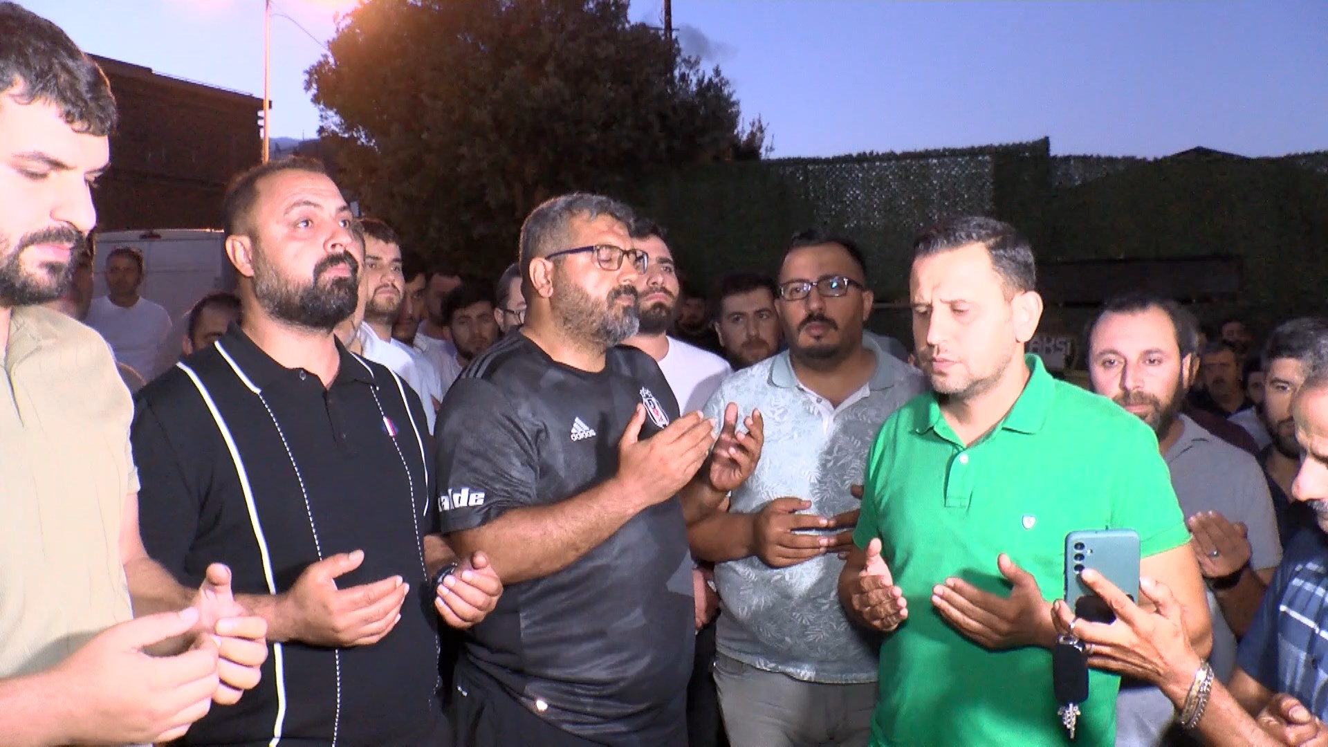 İstanbul - Eyüpsultan'da silahlı saldırıya uğrayan taksici hayatını kaybetti - Görsel 8