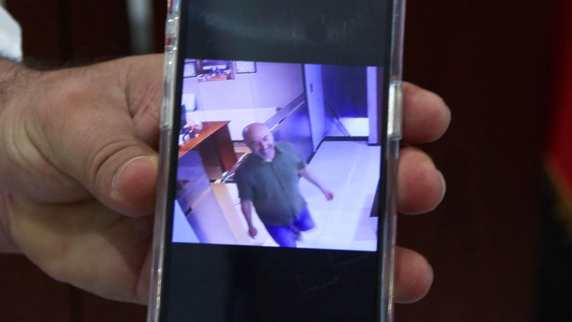 İstanbul - Başakşehir'de muhasebeci kasadaki 70 bin 900 dolarla kayıplara karıştı; o anlar kamerada - Görsel 4