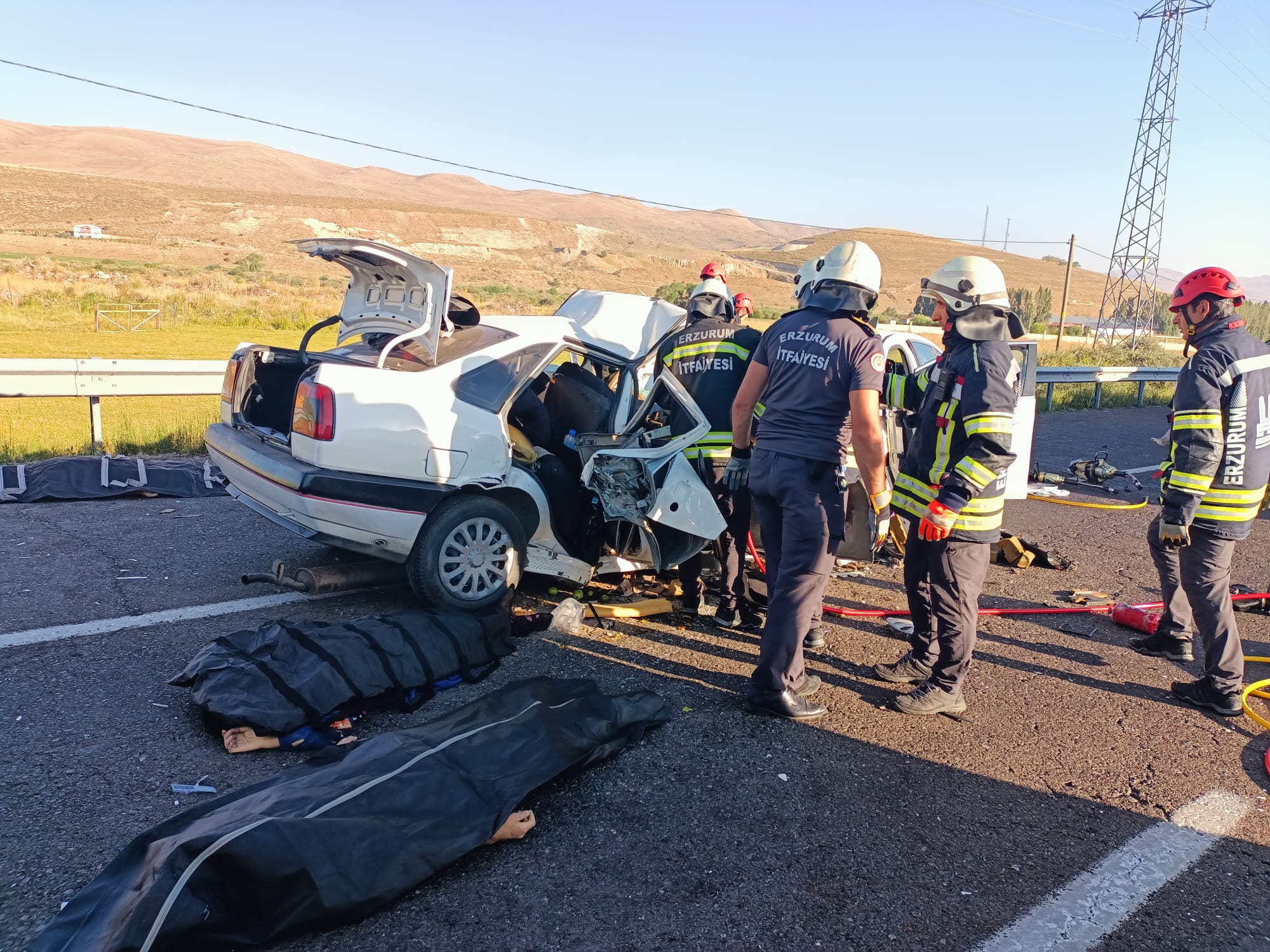 Erzurum’da şerit ihlali faciası: 4 ölü, 4 yaralı - Görsel 3