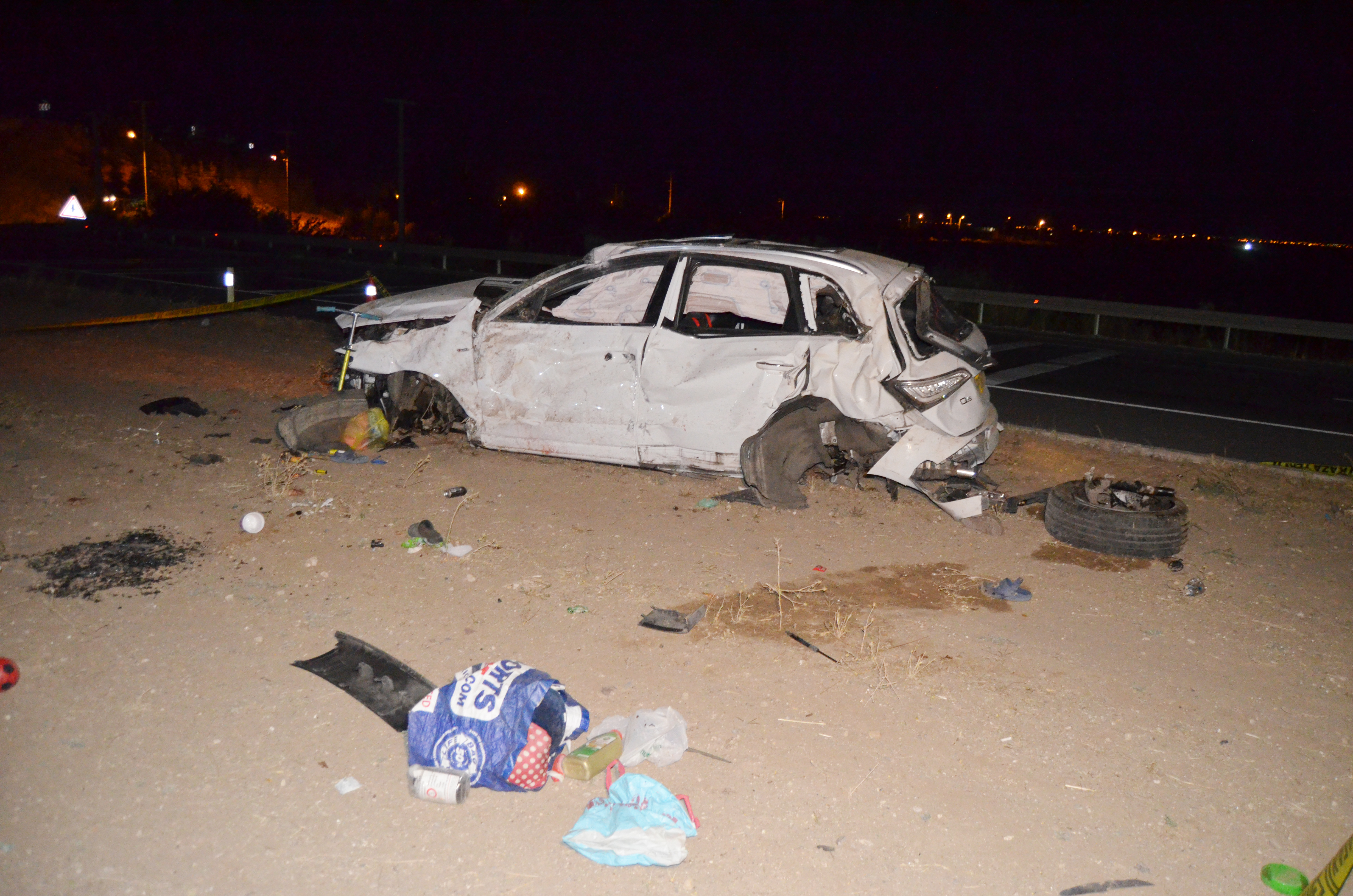 Aksaray - İngiltere'den tatile gelen ailenin otomobili takla attı: 2 ölü, 3 yaralı - Görsel 8