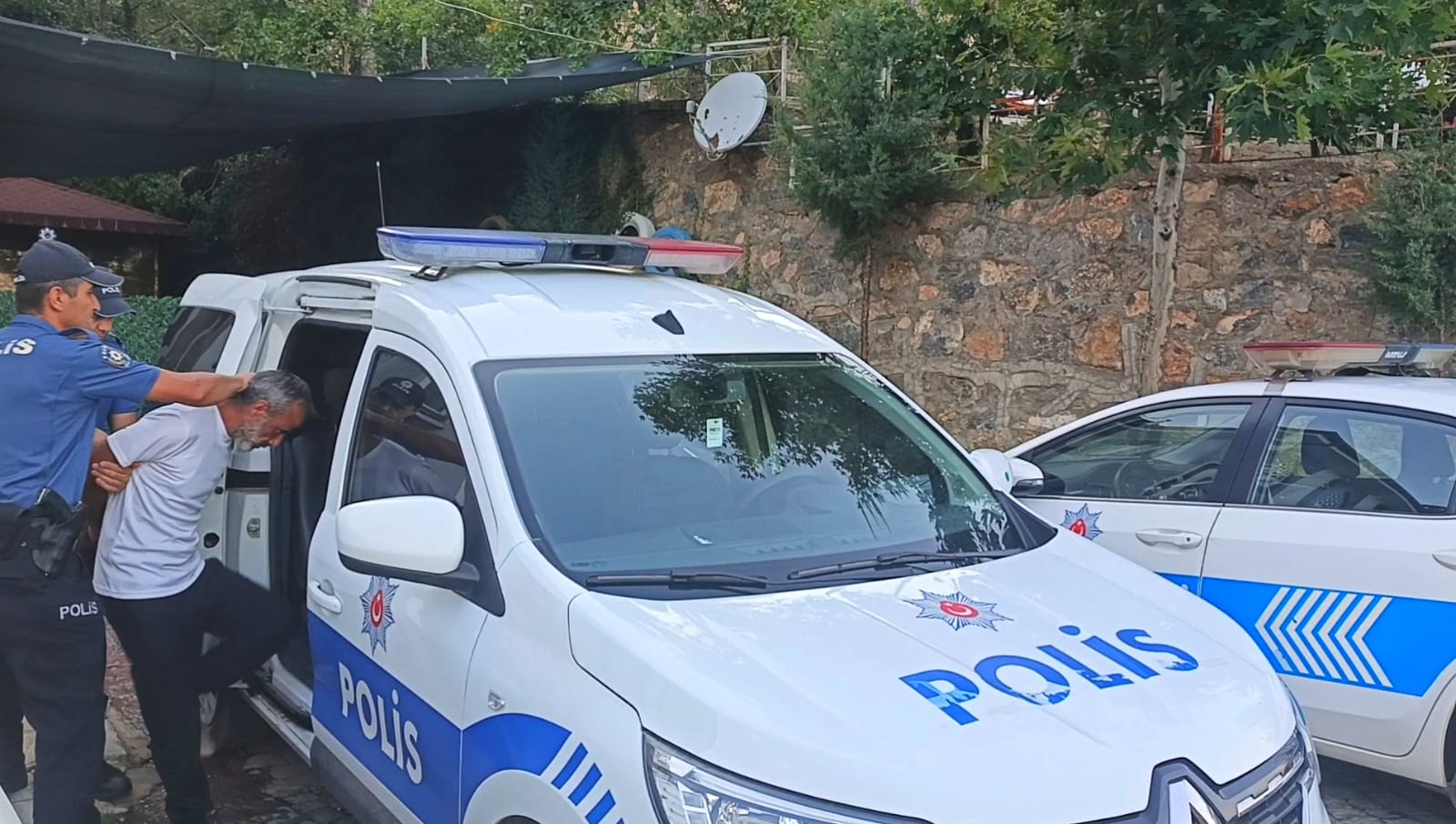 Konya- Firari hükümlü, 1700 rakımlı yaylada çobanlık yaparken yakalandı - Görsel 1