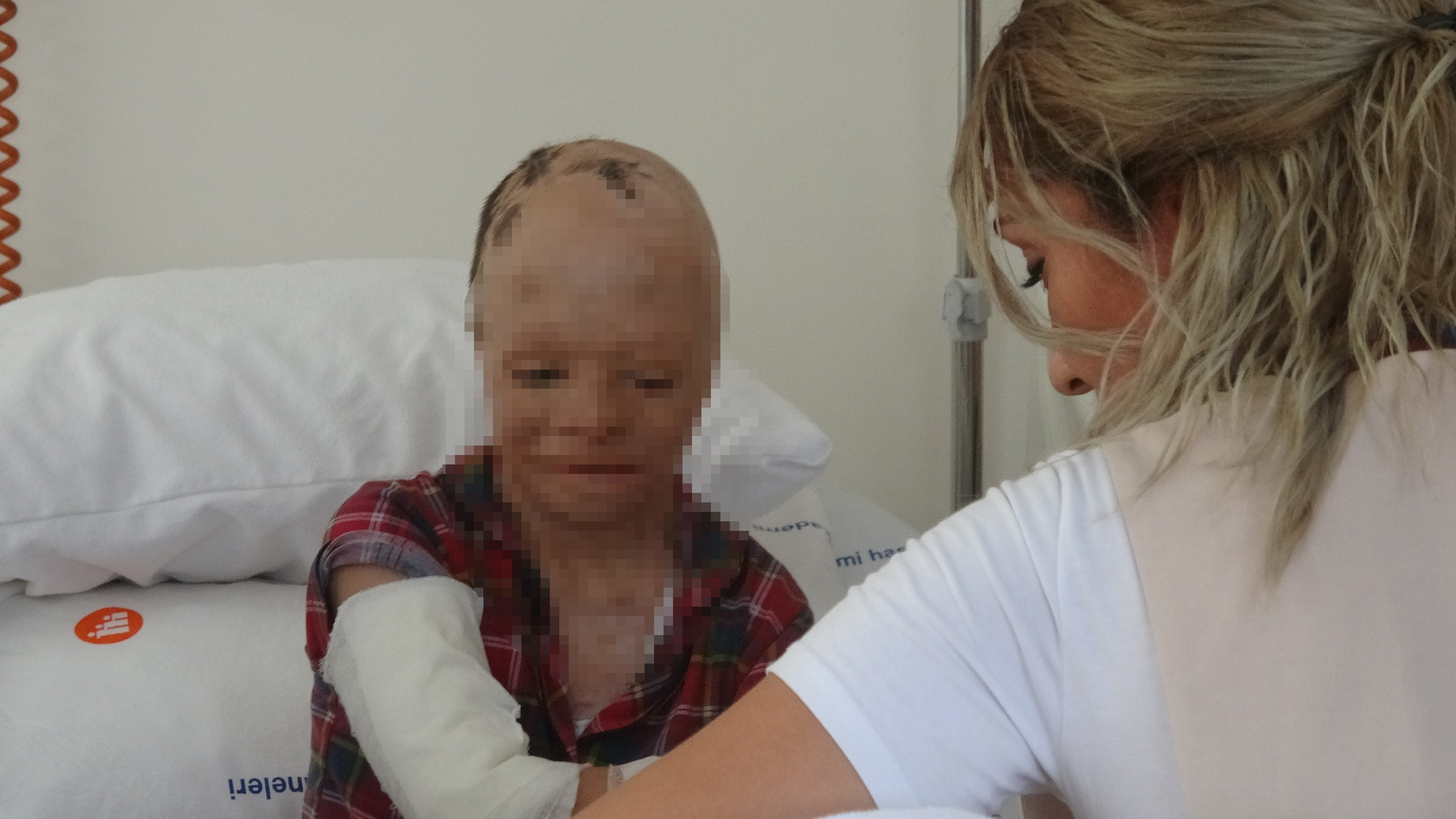 Konya - Babası ve 3 kardeşinin öldüğü yangında yaralanan Eymen, artık bir elini kullanabilecek - Görsel 3