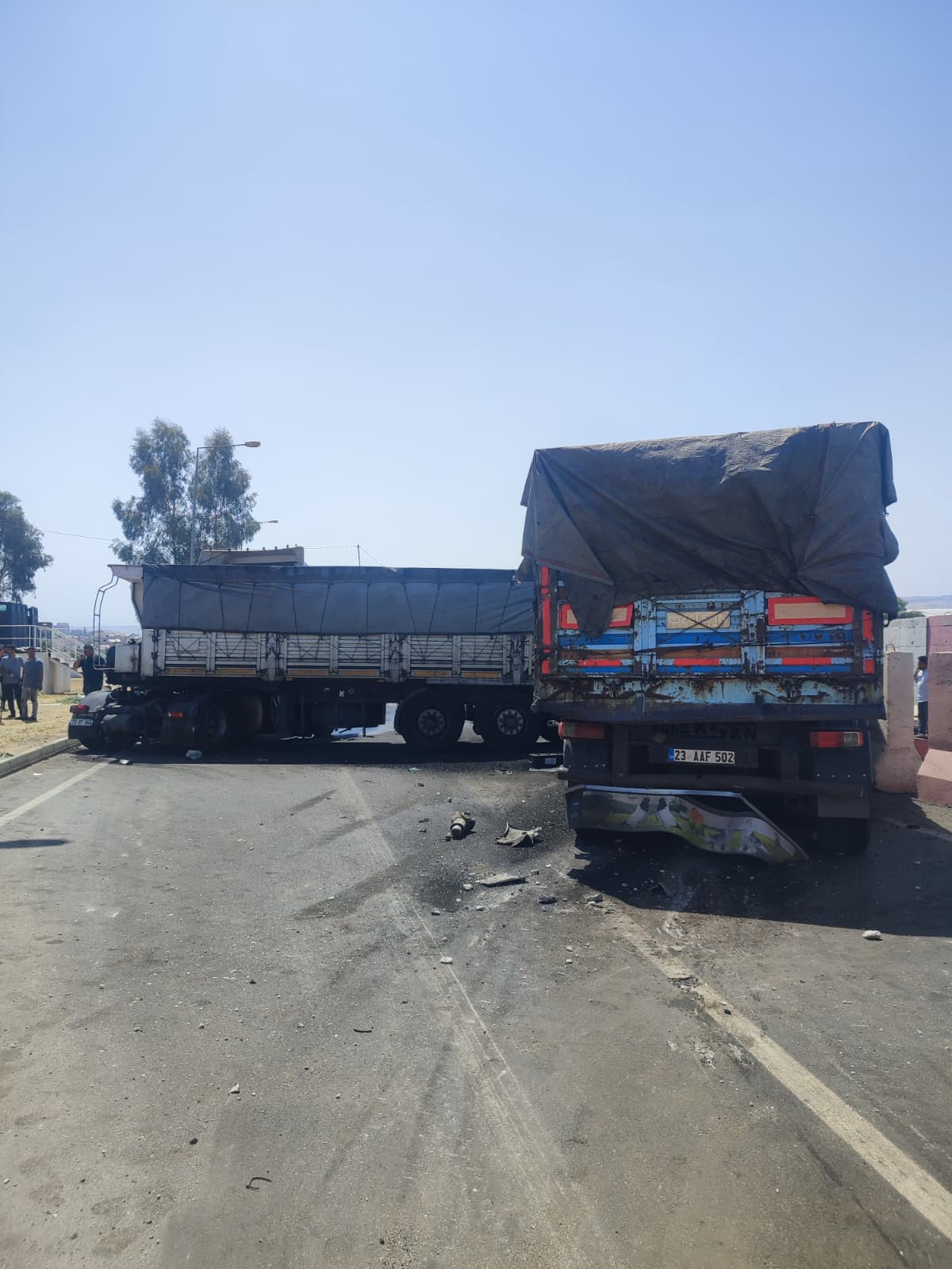 Şırnak’ta kardeşlerin kullandığı TIR'lar çarpıştı; 1 ölü, 1 yaralı - Görsel 8