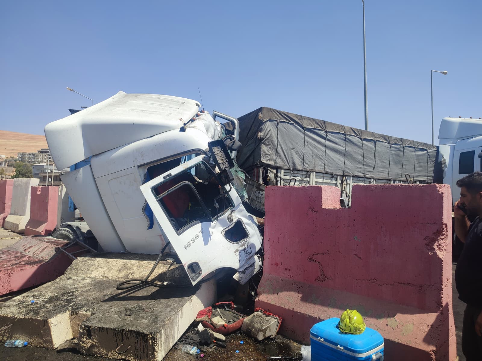 Şırnak’ta kardeşlerin kullandığı TIR'lar çarpıştı; 1 ölü, 1 yaralı - Görsel 9