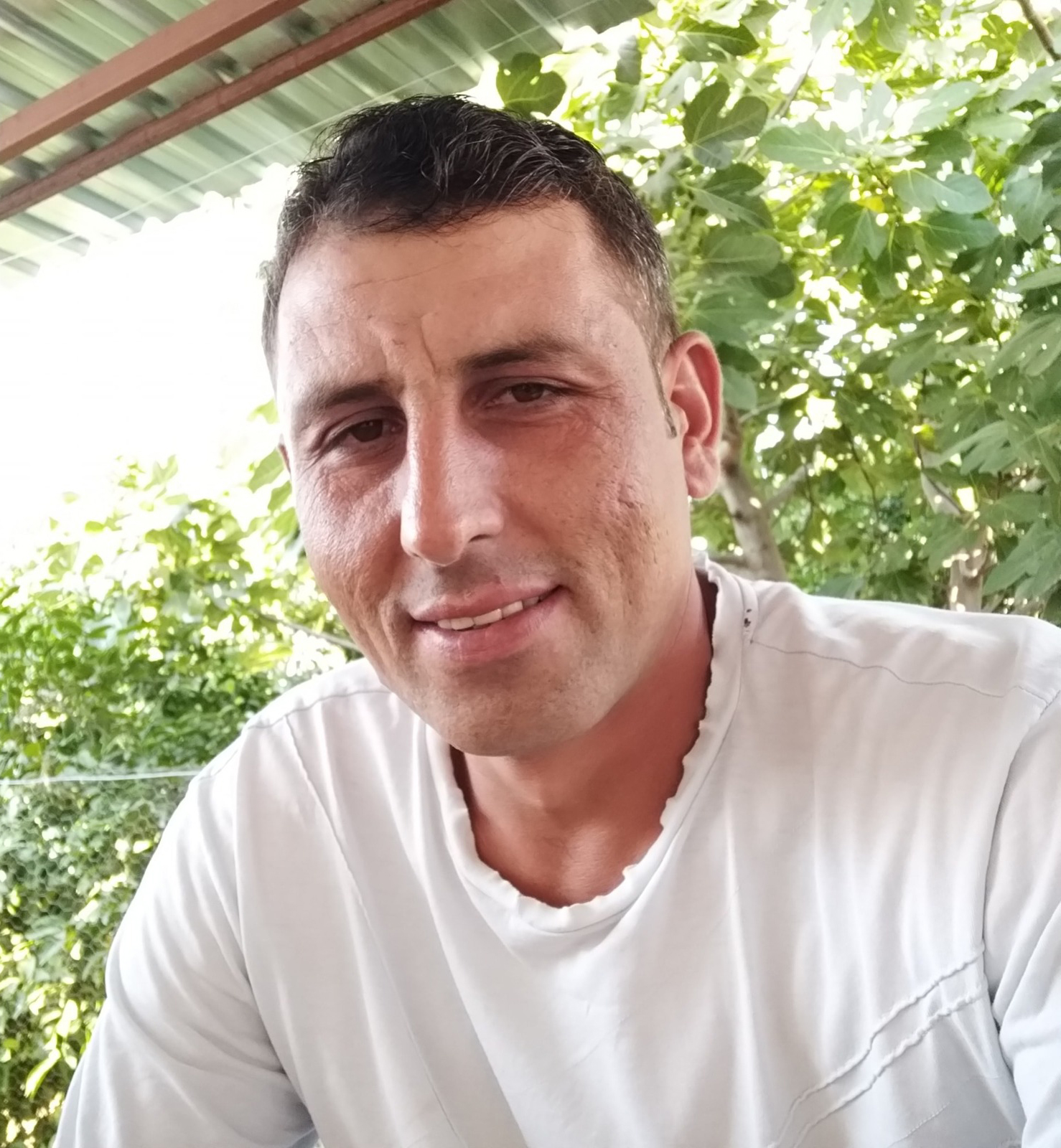 Antalya'da Pompalı tüfekle husumetlisinin serasını bastı; 2 ölü - Görsel 1