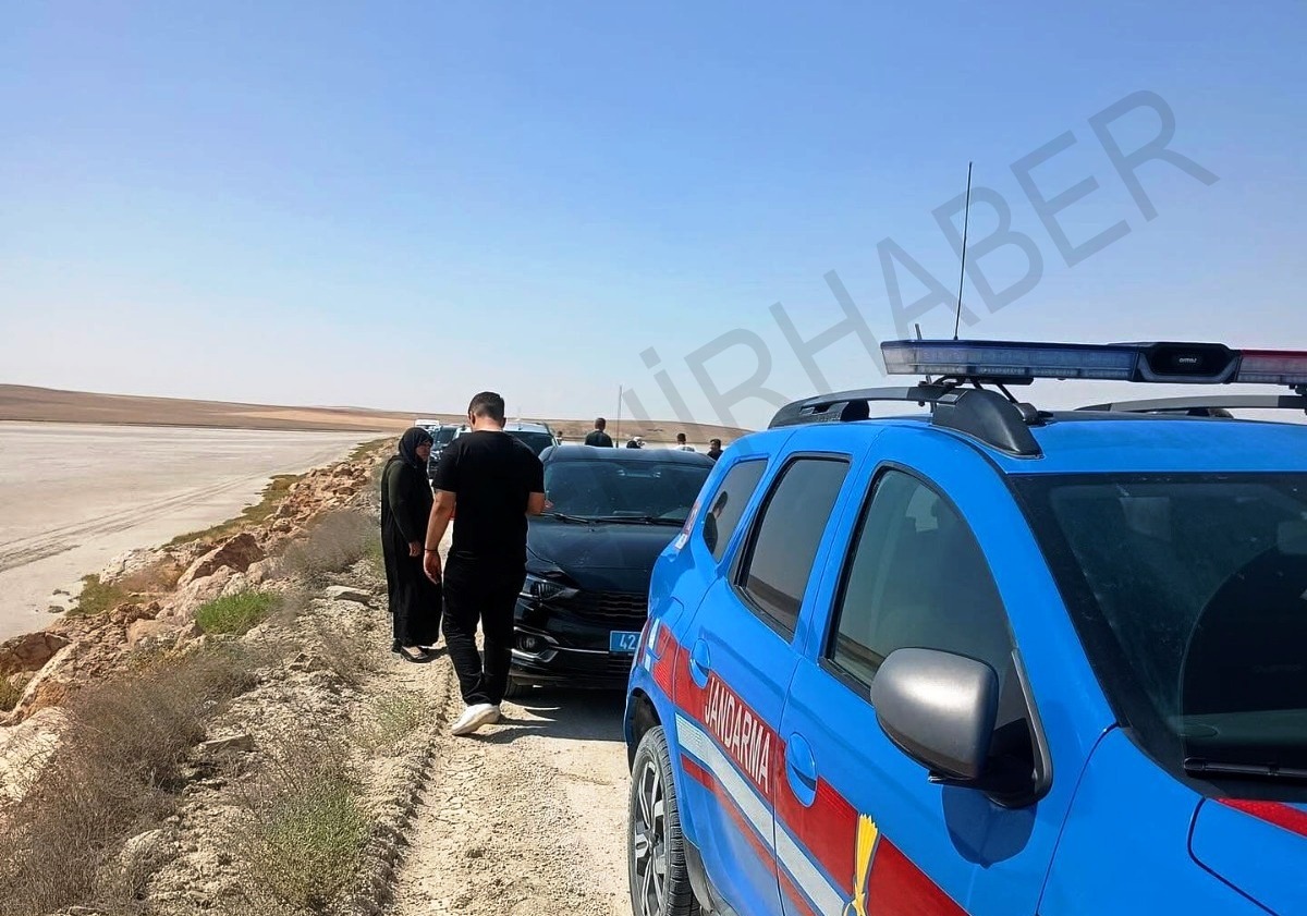 Konya’da ilginç kaza  traktörden ayrılan römork devrildi! 1  kişi  öldü 3 kişi yaralandı - Görsel 1