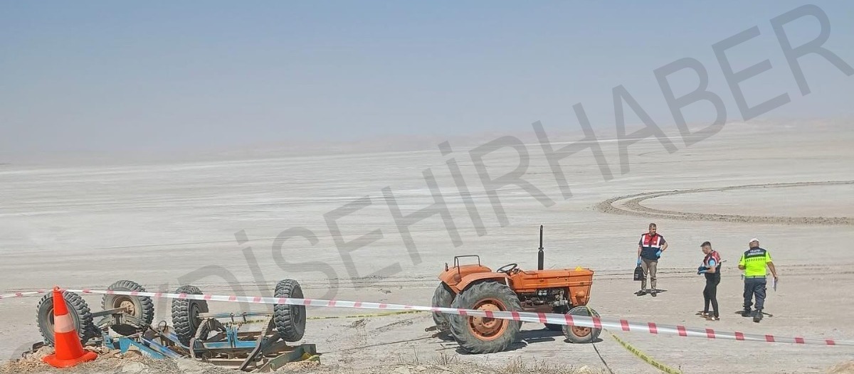 Konya’da ilginç kaza  traktörden ayrılan römork devrildi! 1  kişi  öldü 3 kişi yaralandı - Görsel 2