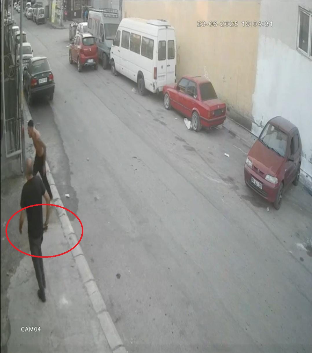 Ankarada Komşu esnafın köpeğini tabancayla öldürdü; o anlar kamerada - Görsel 1