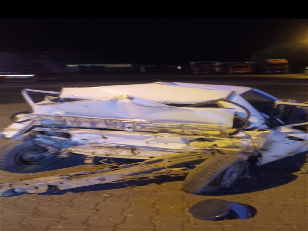  AFYONKARAHİSARDA TIR ile çarpışan otomobildeki çift öldü, kızları ağır yaralandı - Görsel 1