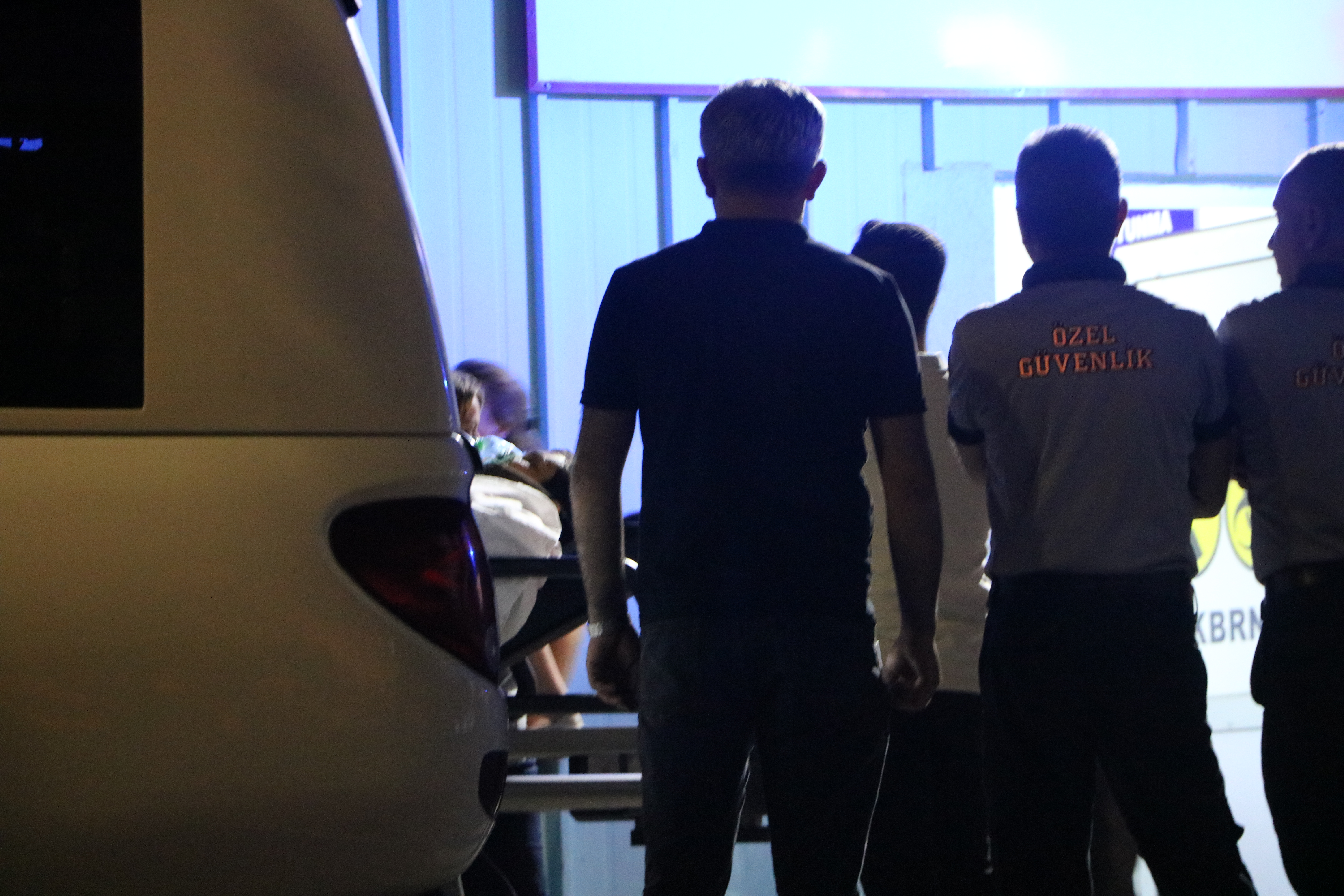 Yabancı plakalı otomobilin yakıt deposundan şüpheli madde çıktı; 9 polis zehirlendi - Görsel 1