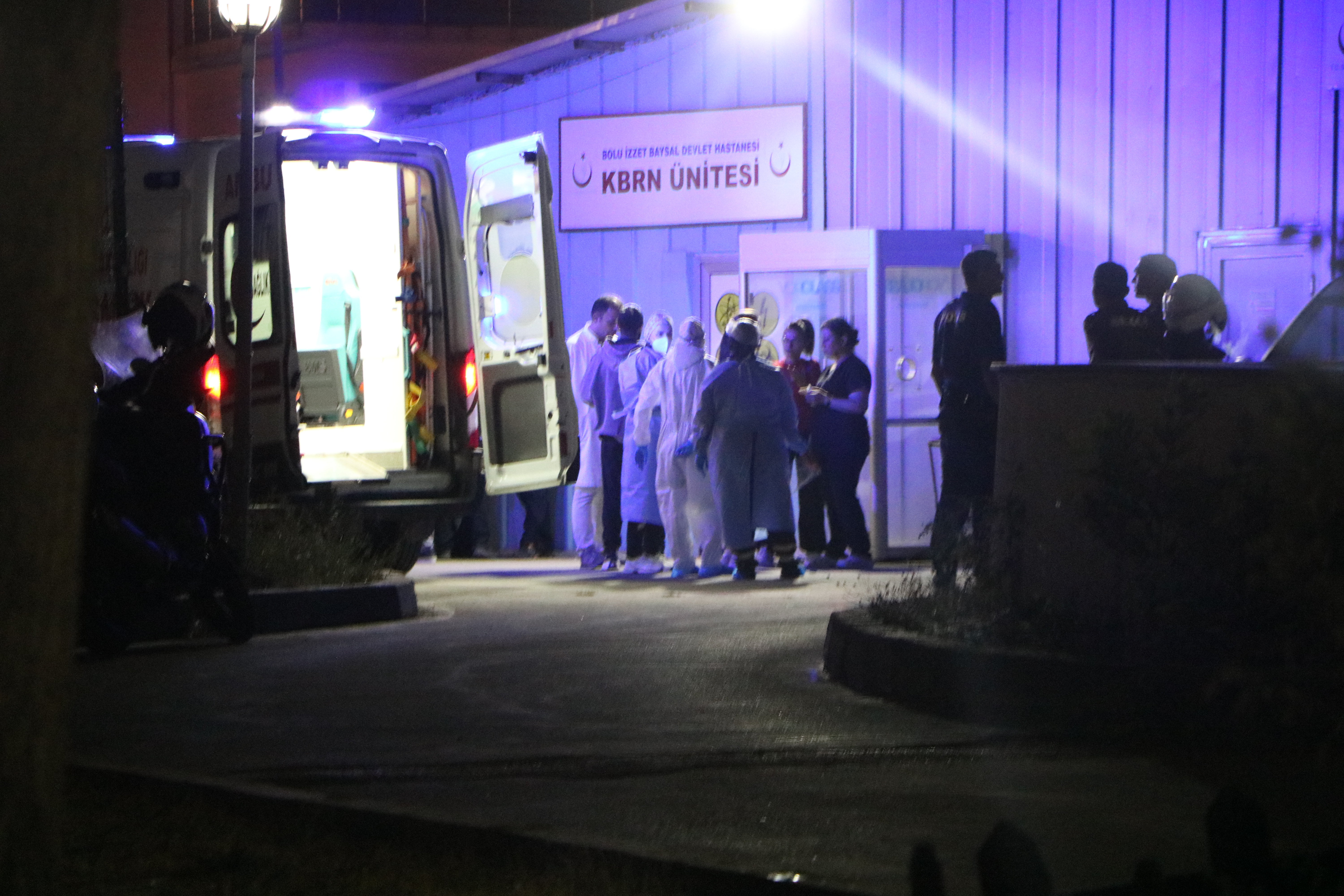 Yabancı plakalı otomobilin yakıt deposundan şüpheli madde çıktı; 9 polis zehirlendi - Görsel 2