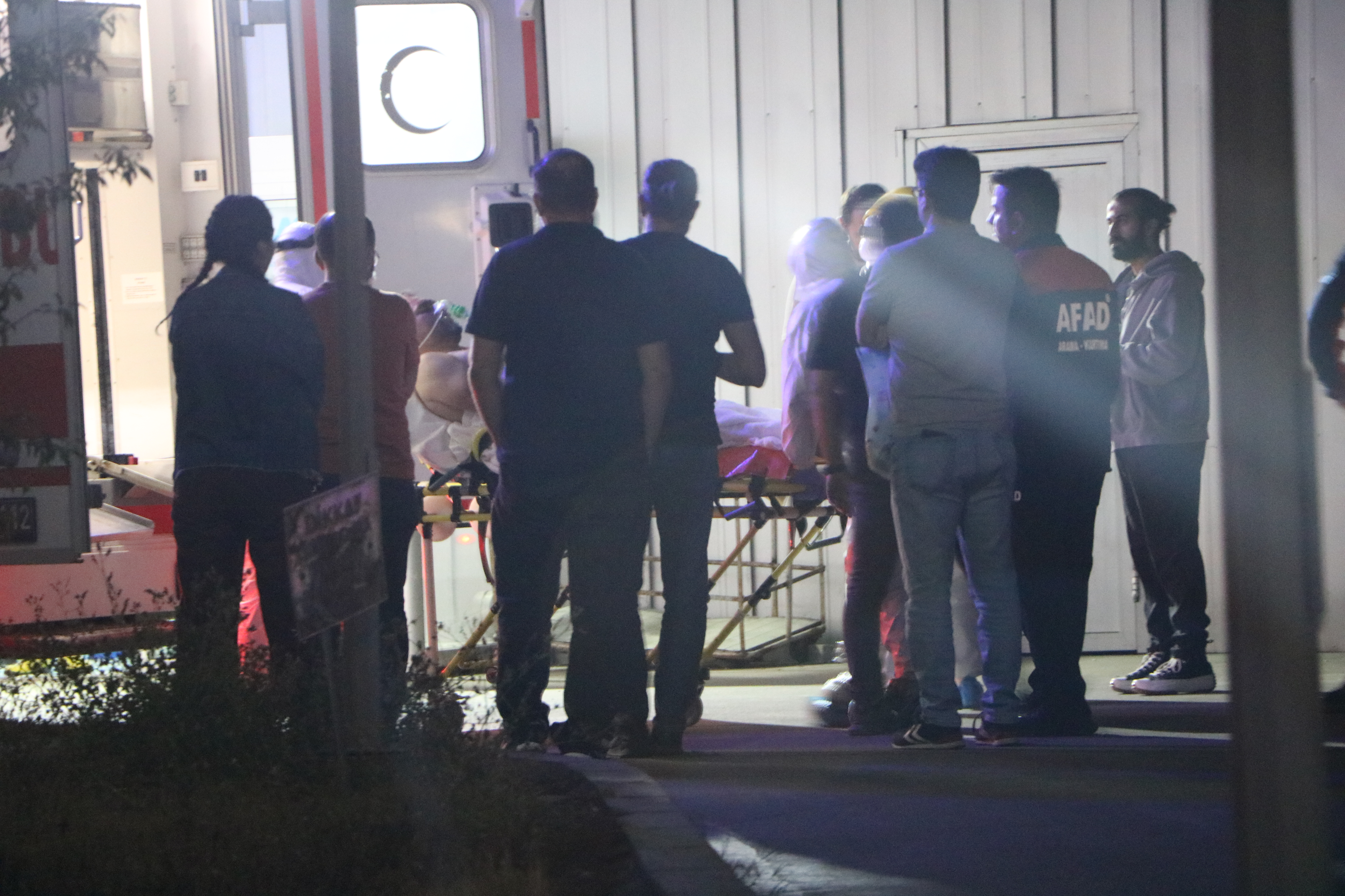 Yabancı plakalı otomobilin yakıt deposundan şüpheli madde çıktı; 9 polis zehirlendi - Görsel 5